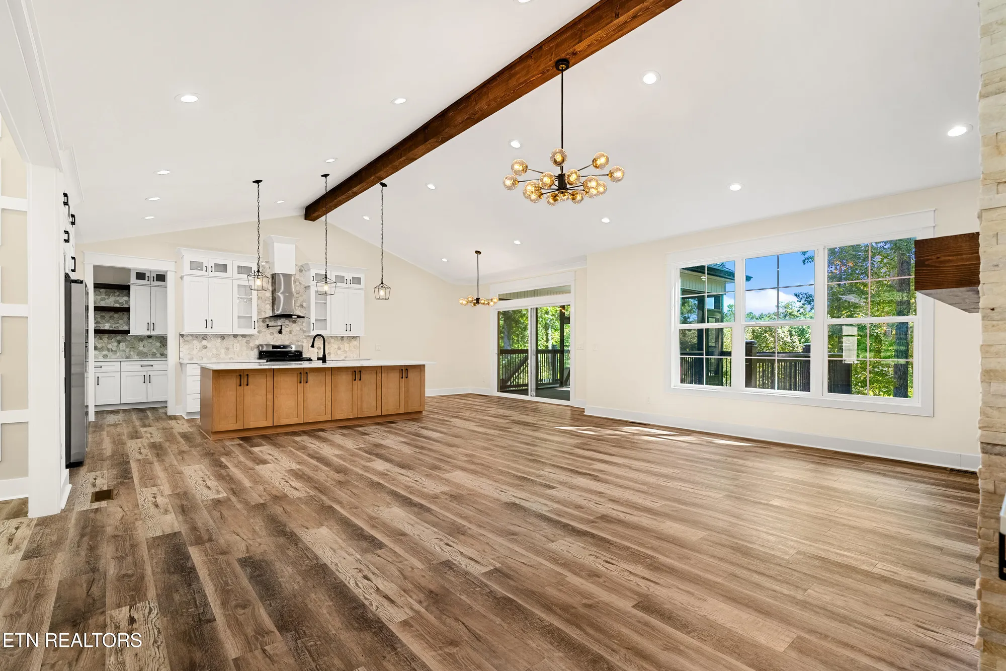 Property Slideshow image 8 of 39 | 207 inata trce, Loudon, TN, 37774