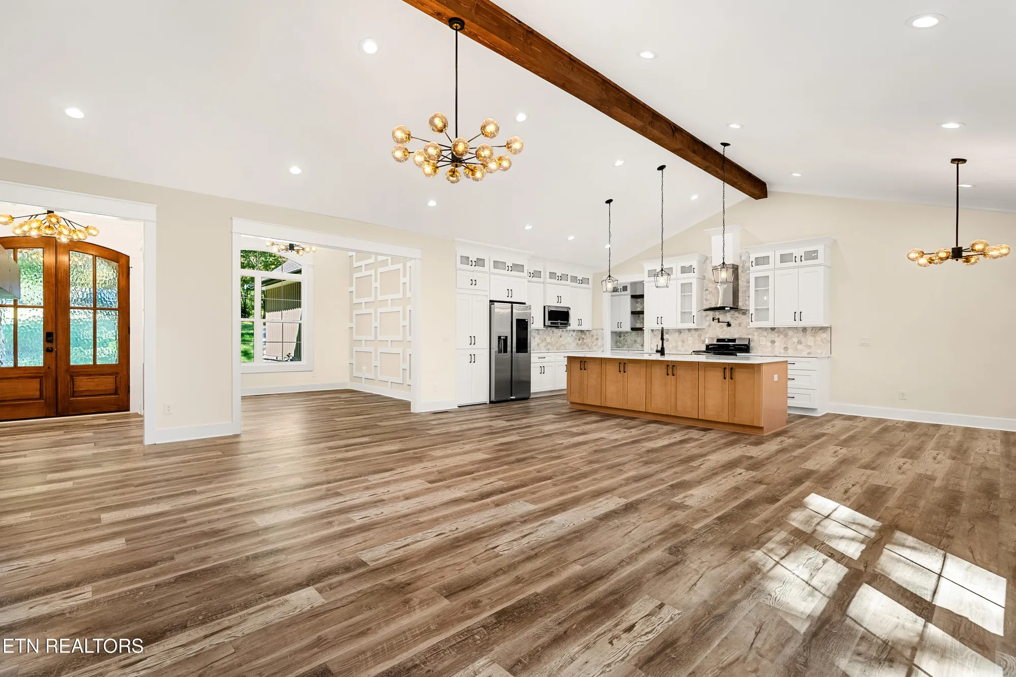 Property Slideshow image 9 of 39 | 207 inata trce, Loudon, TN, 37774