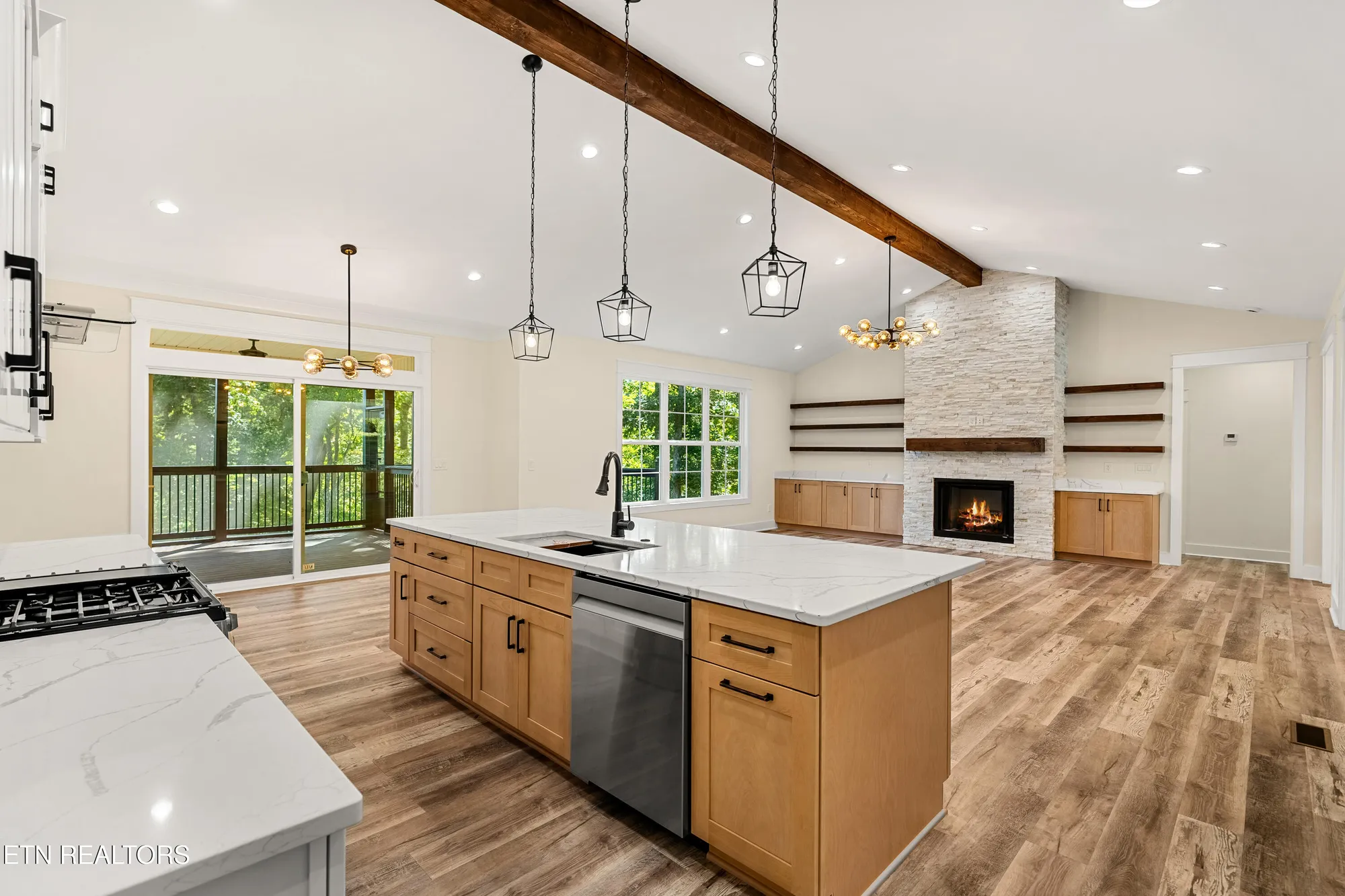 Property Slideshow image 16 of 39 | 207 inata trce, Loudon, TN, 37774