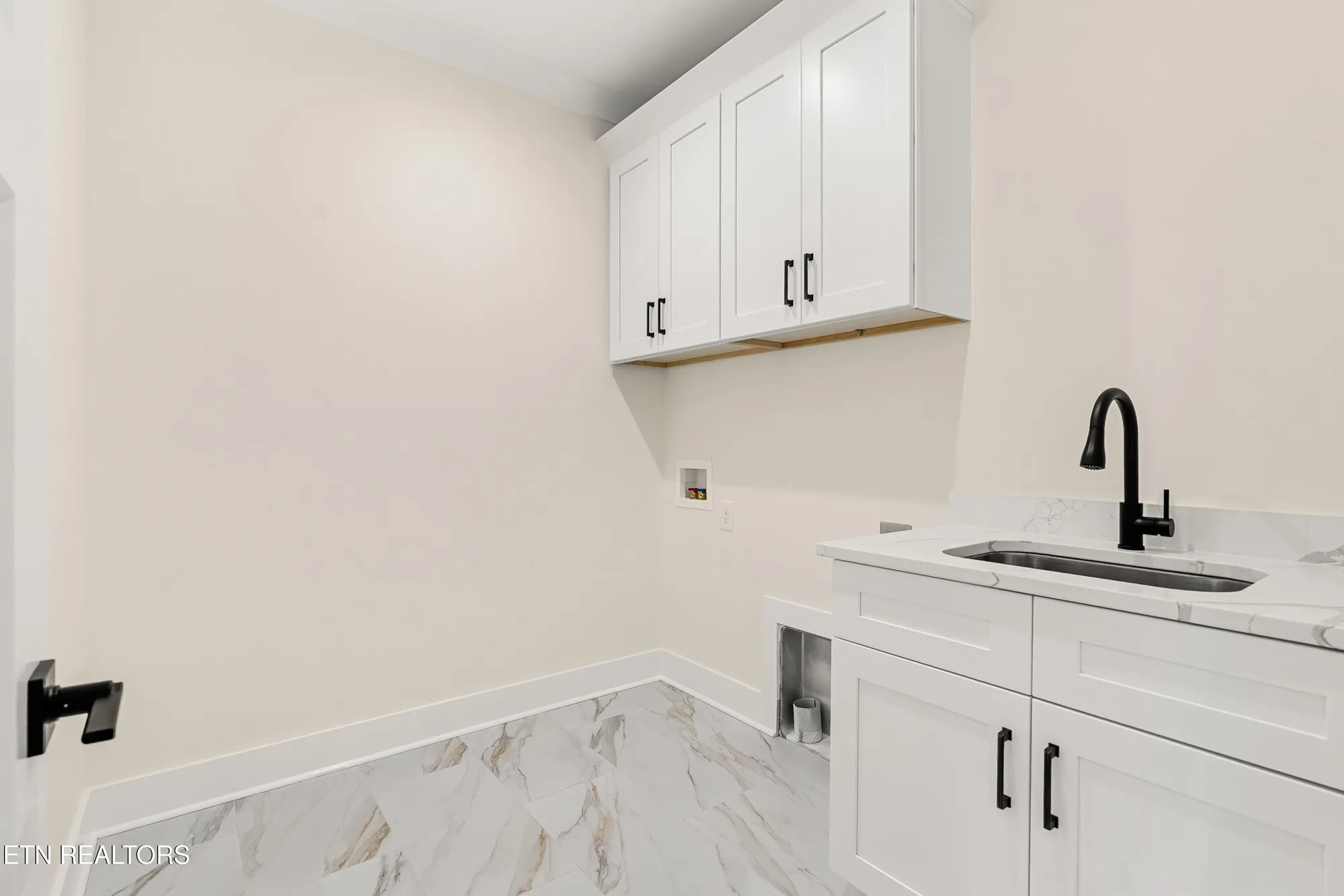 Property Slideshow image 31 of 39 | 207 inata trce, Loudon, TN, 37774