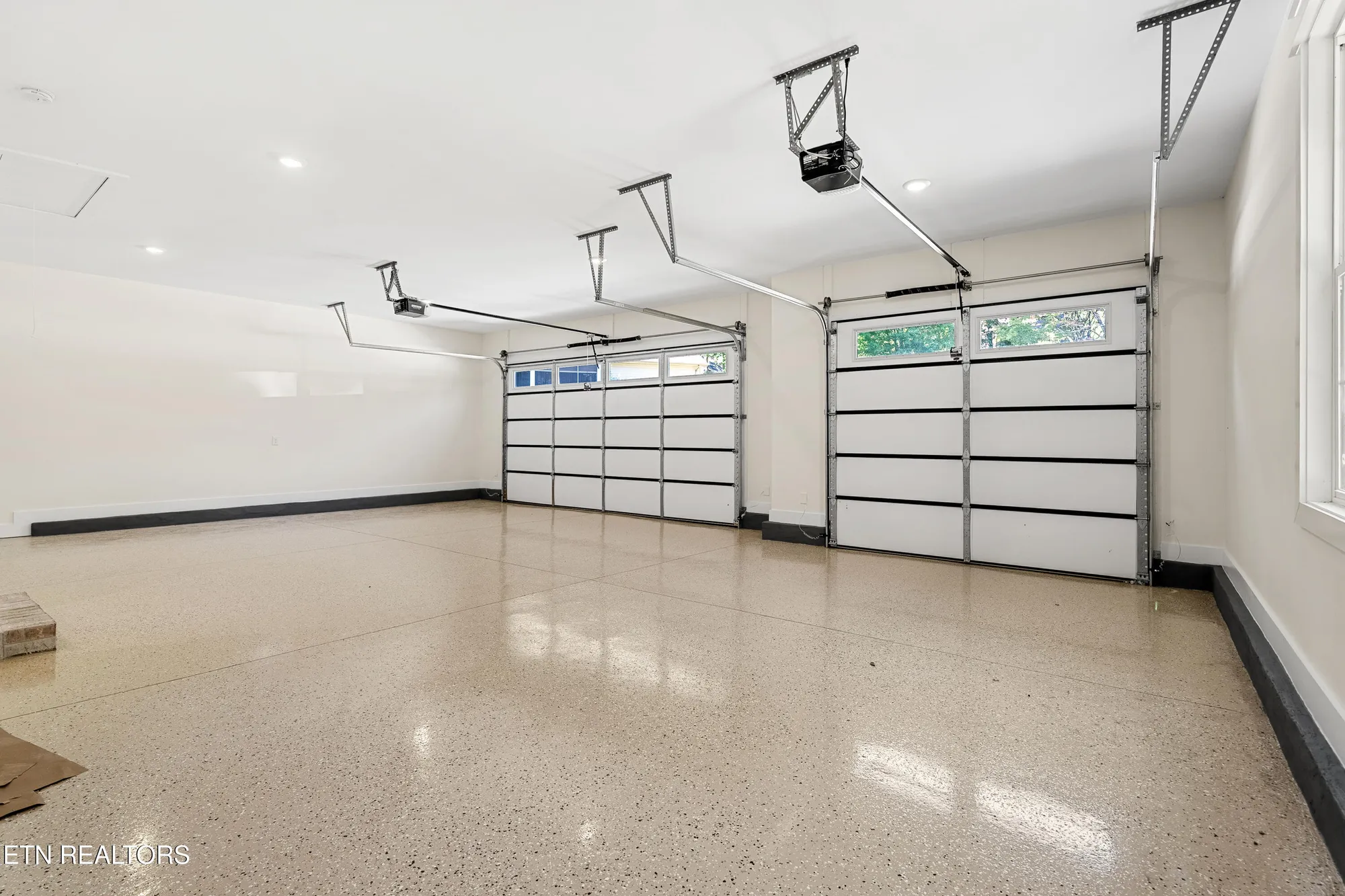 Property Slideshow image 32 of 39 | 207 inata trce, Loudon, TN, 37774