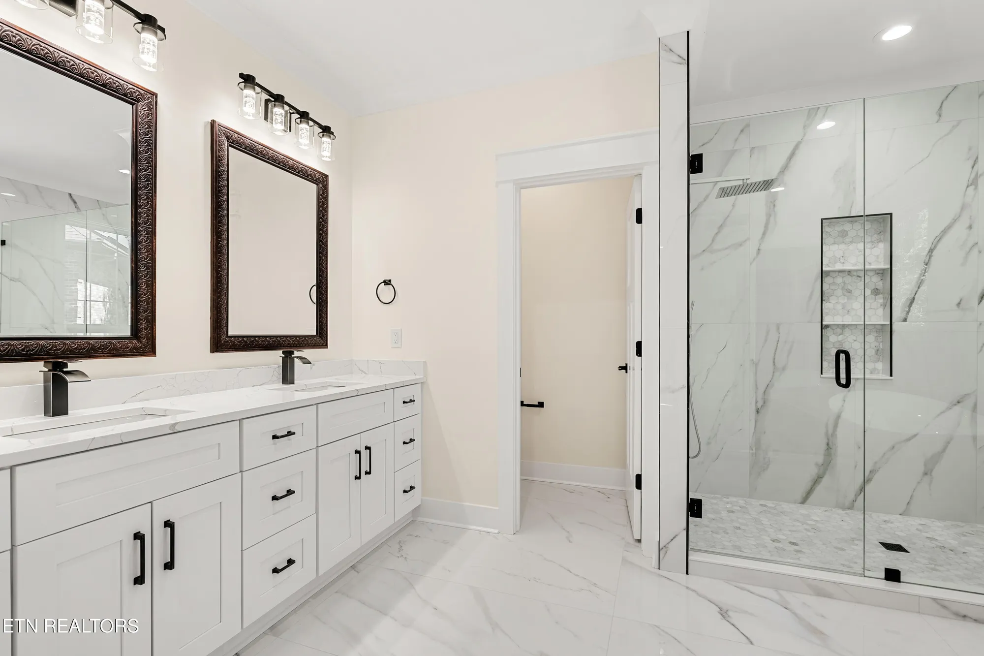 Property Slideshow image 22 of 39 | 207 inata trce, Loudon, TN, 37774