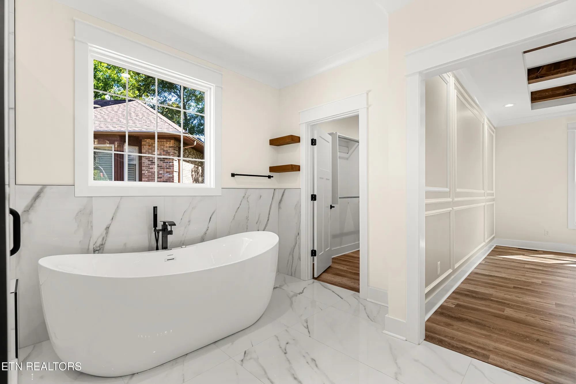 Property Slideshow image 24 of 39 | 207 inata trce, Loudon, TN, 37774