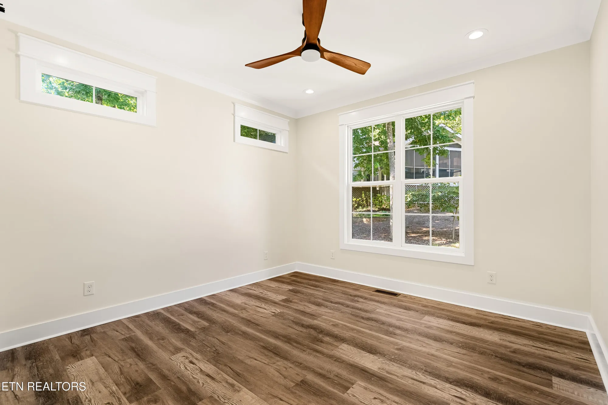 Property Slideshow image 26 of 39 | 207 inata trce, Loudon, TN, 37774