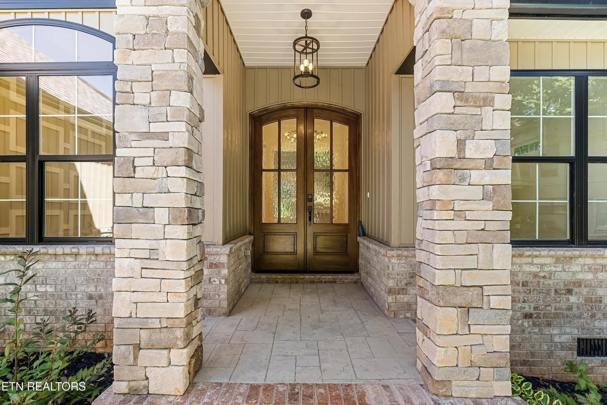 Property Slideshow image 3 of 39 | 207 inata trce, Loudon, TN, 37774