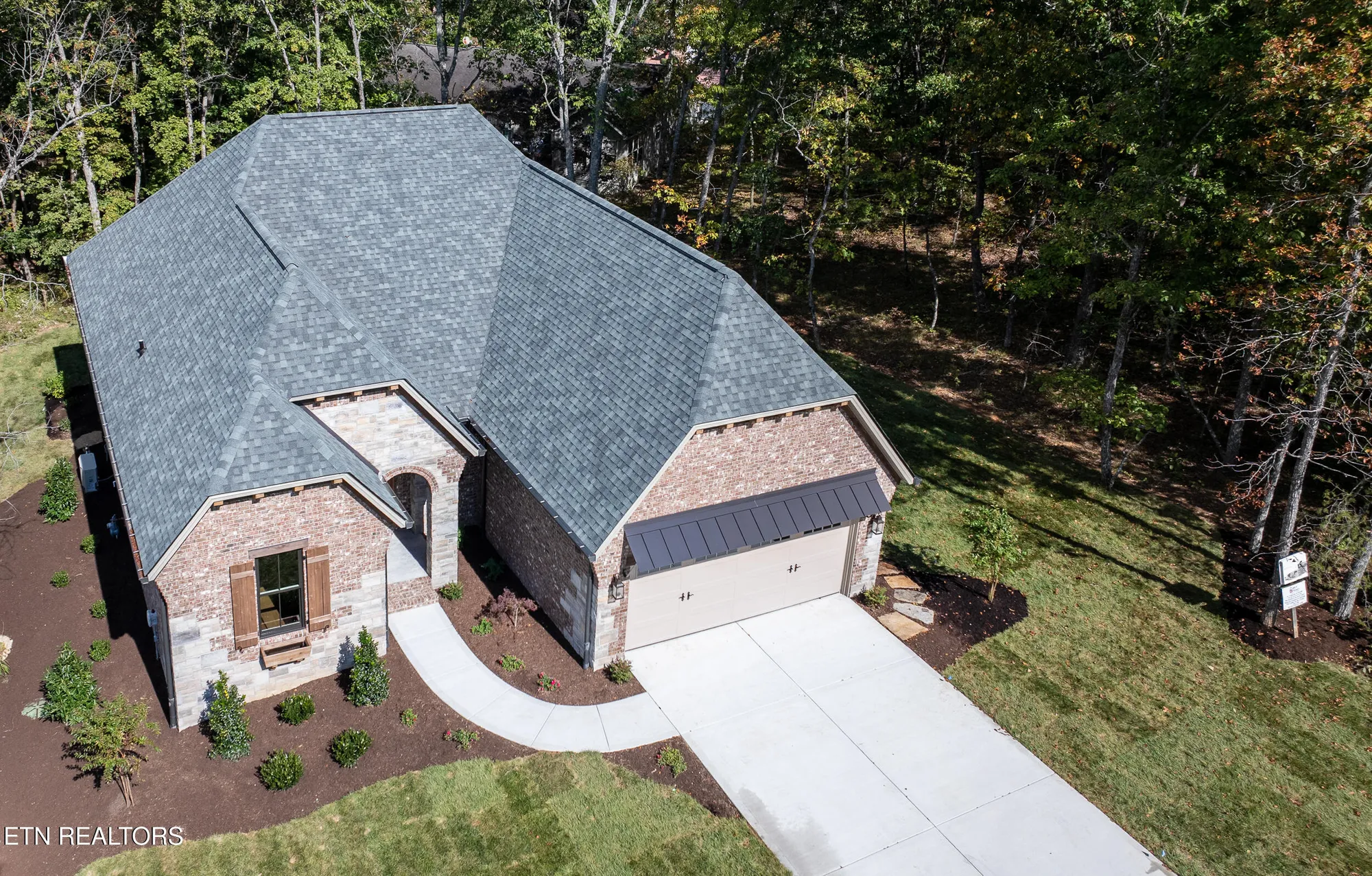 Property Slideshow image 1 of 43 | 14 bent oak ln, Crossville, TN, 38558