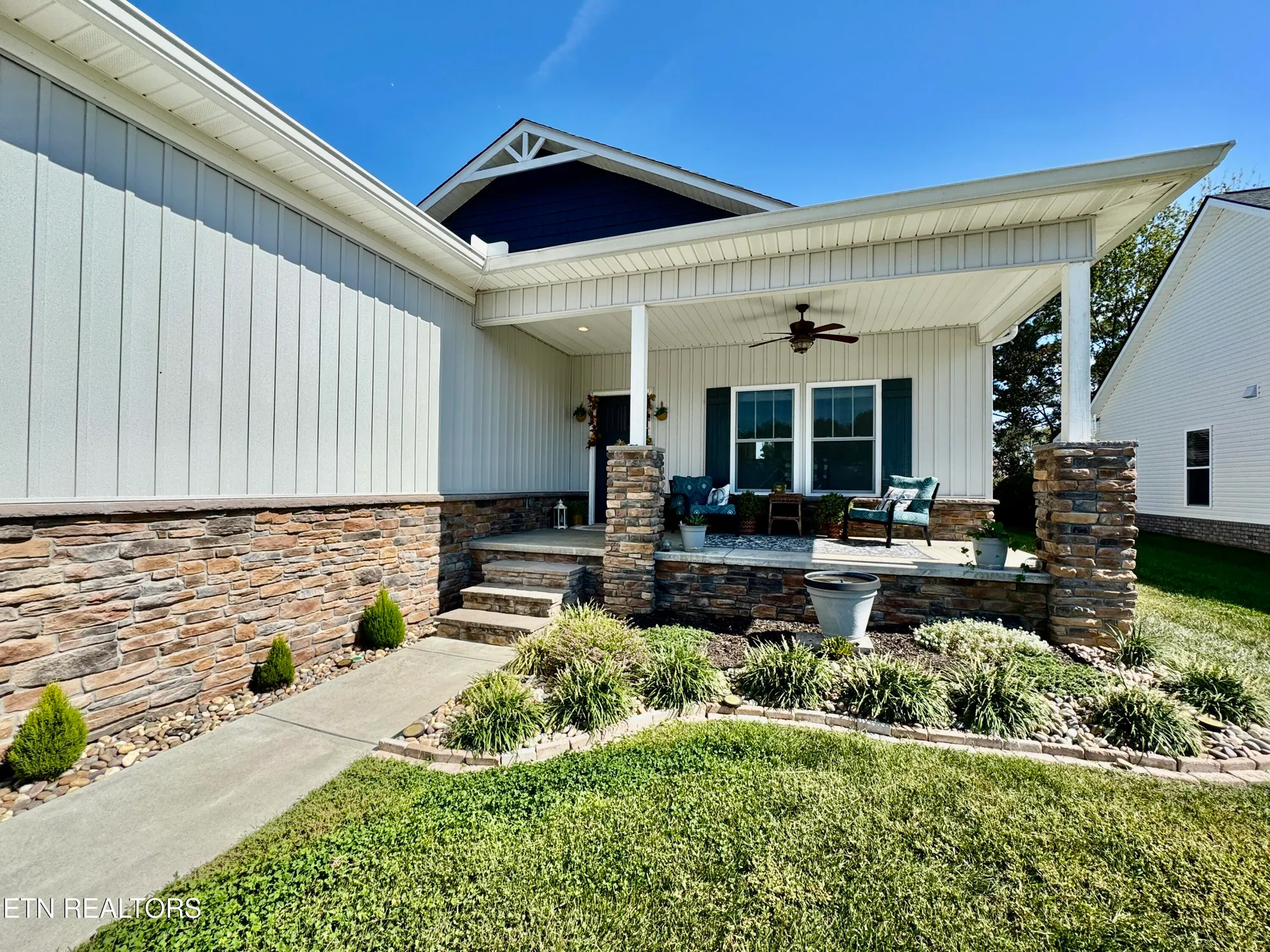 Property Slideshow image 8 of 52 | 170 elokwa way, Loudon, TN, 37774