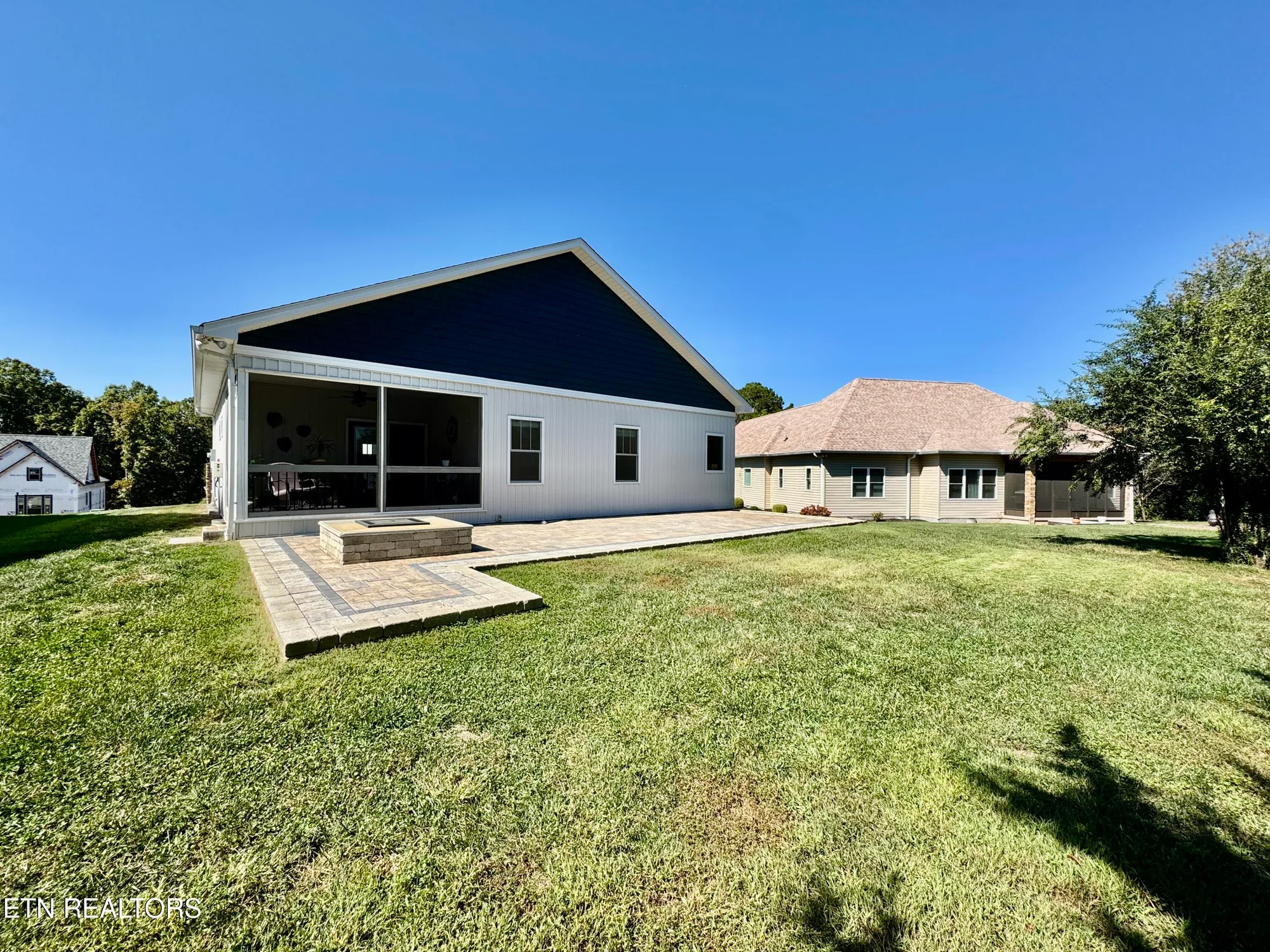 Property Slideshow image 11 of 52 | 170 elokwa way, Loudon, TN, 37774