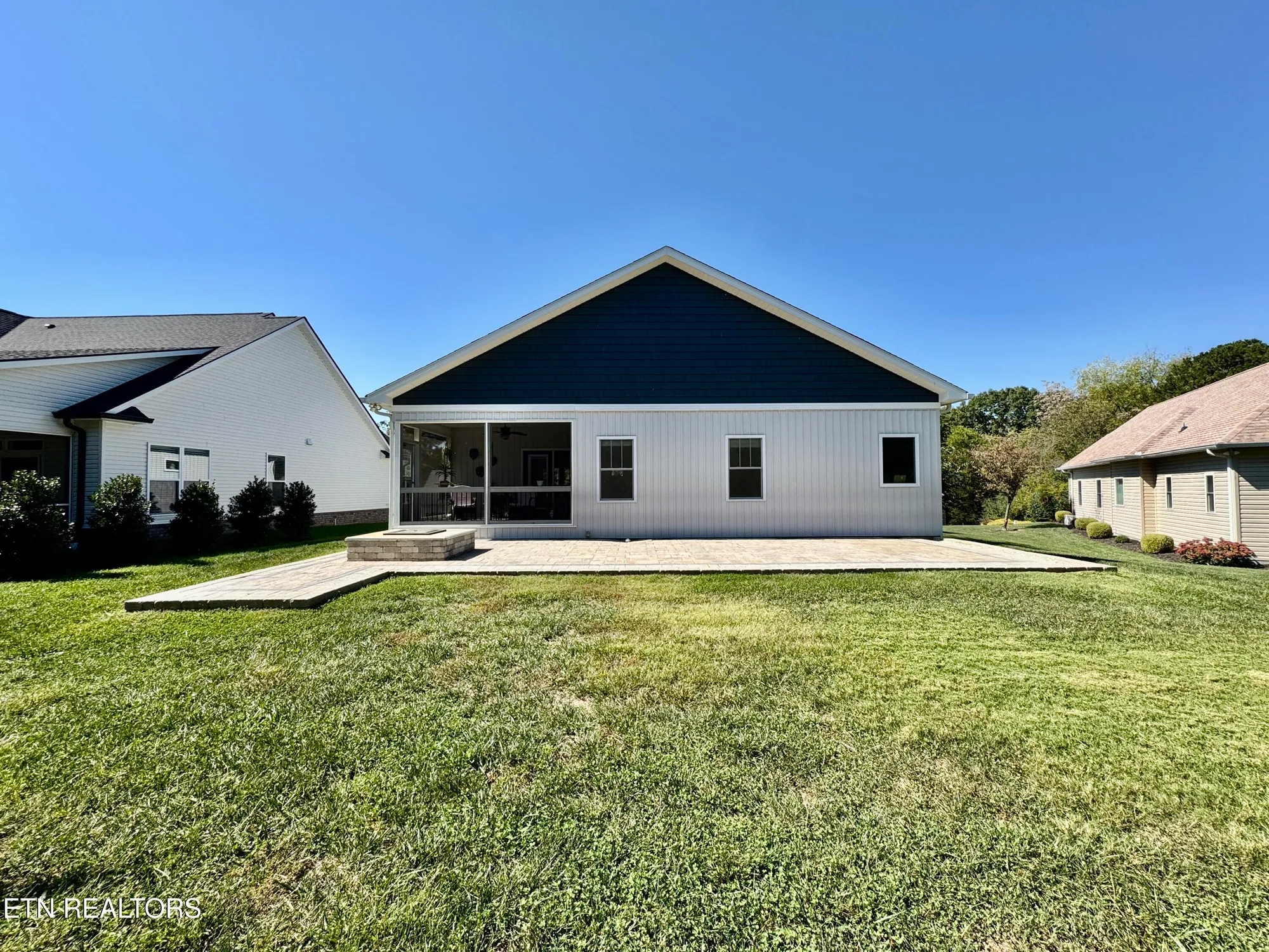 Property Slideshow image 12 of 52 | 170 elokwa way, Loudon, TN, 37774