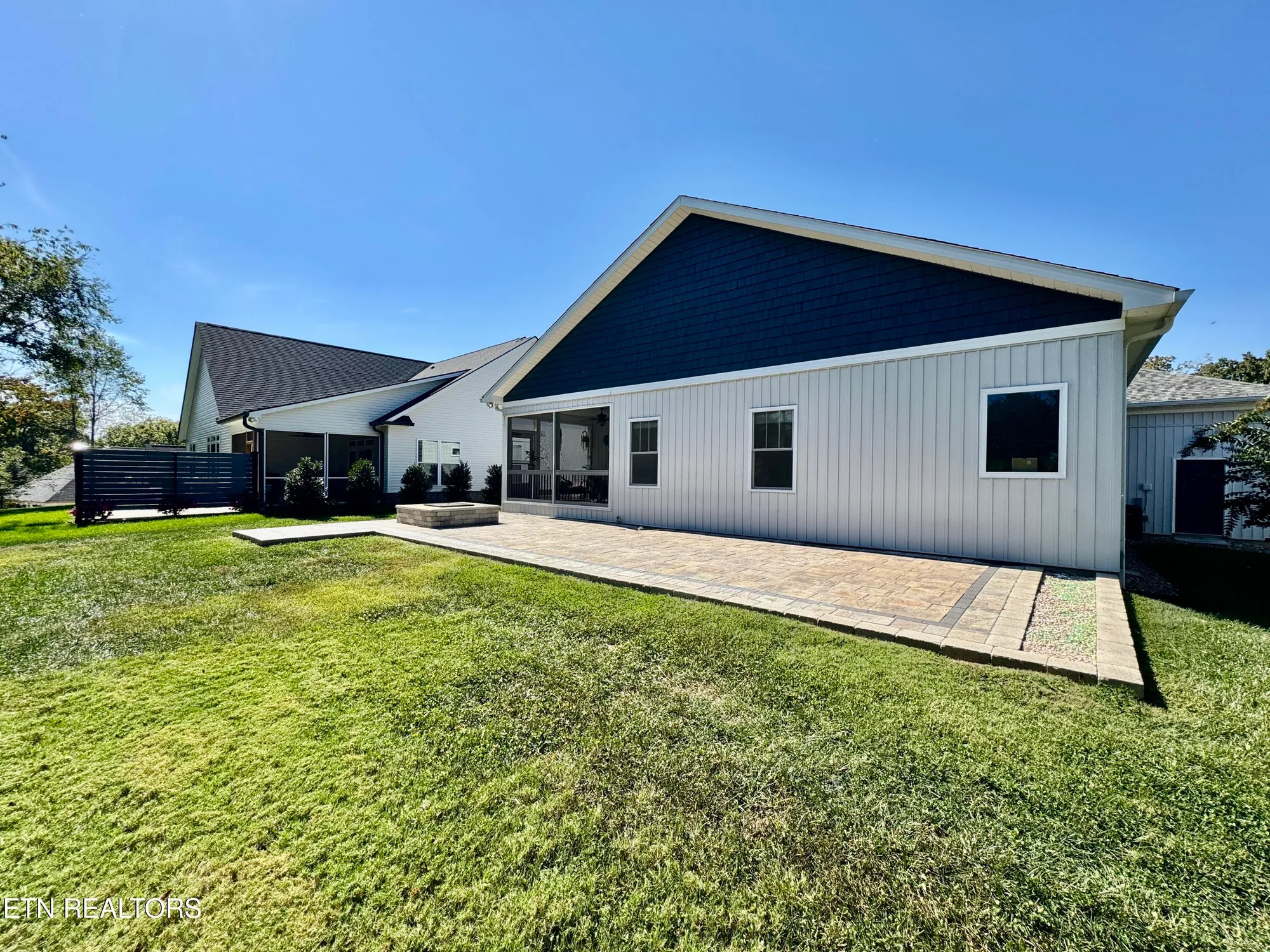 Property Slideshow image 13 of 52 | 170 elokwa way, Loudon, TN, 37774