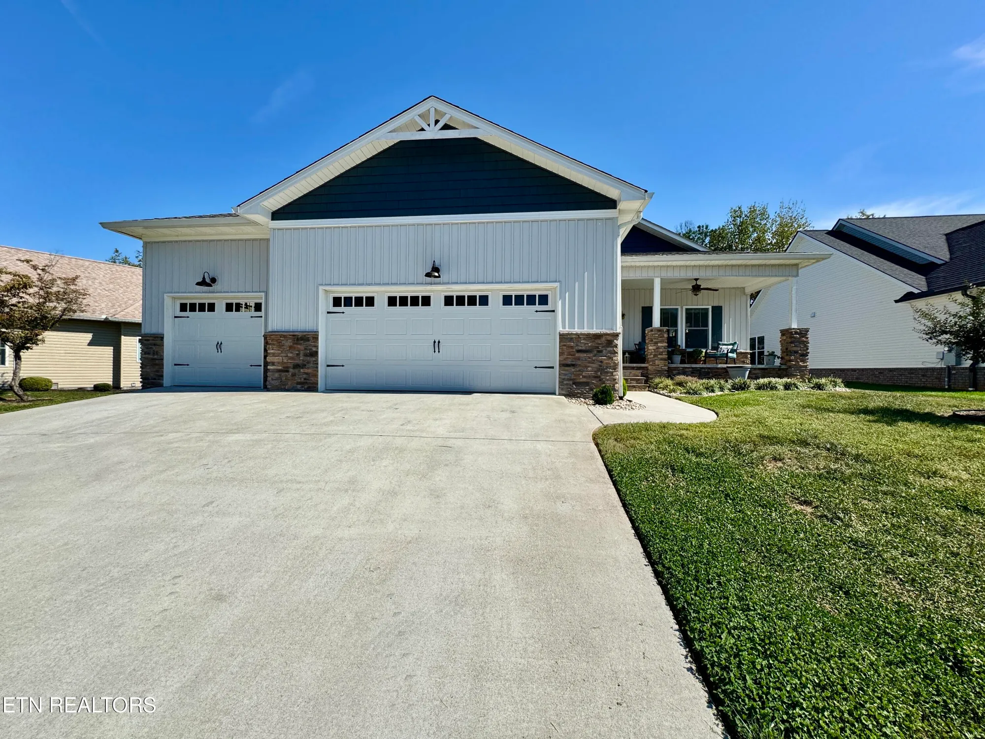 Property Slideshow image 2 of 52 | 170 elokwa way, Loudon, TN, 37774