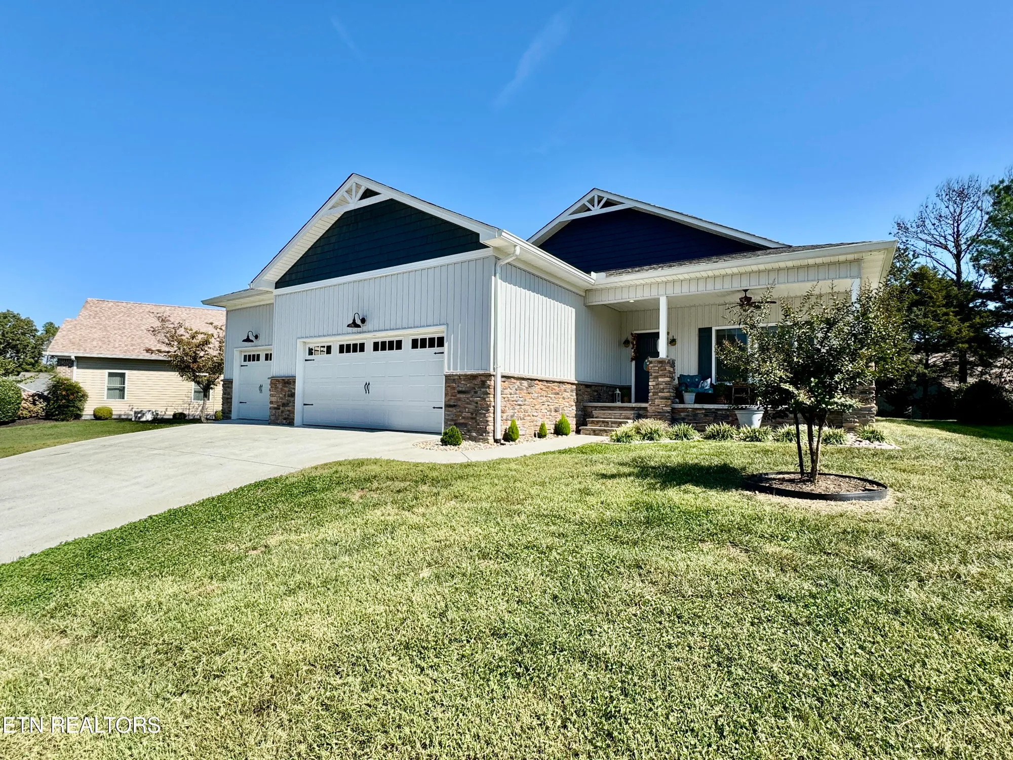 Property Slideshow image 6 of 52 | 170 elokwa way, Loudon, TN, 37774