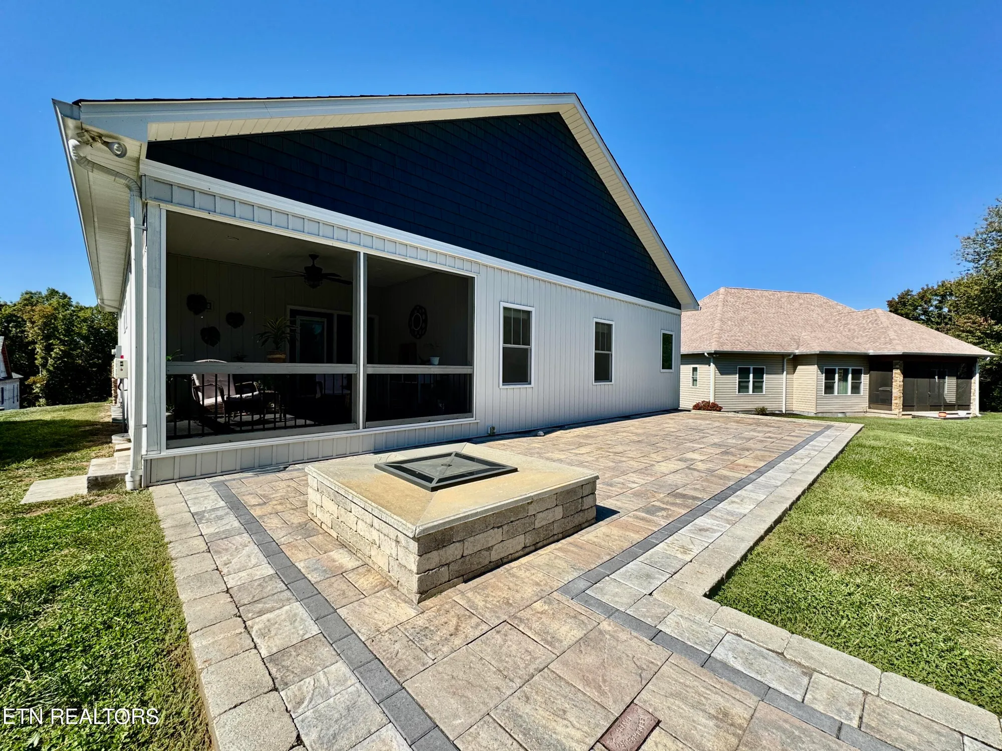 Property Slideshow image 15 of 52 | 170 elokwa way, Loudon, TN, 37774