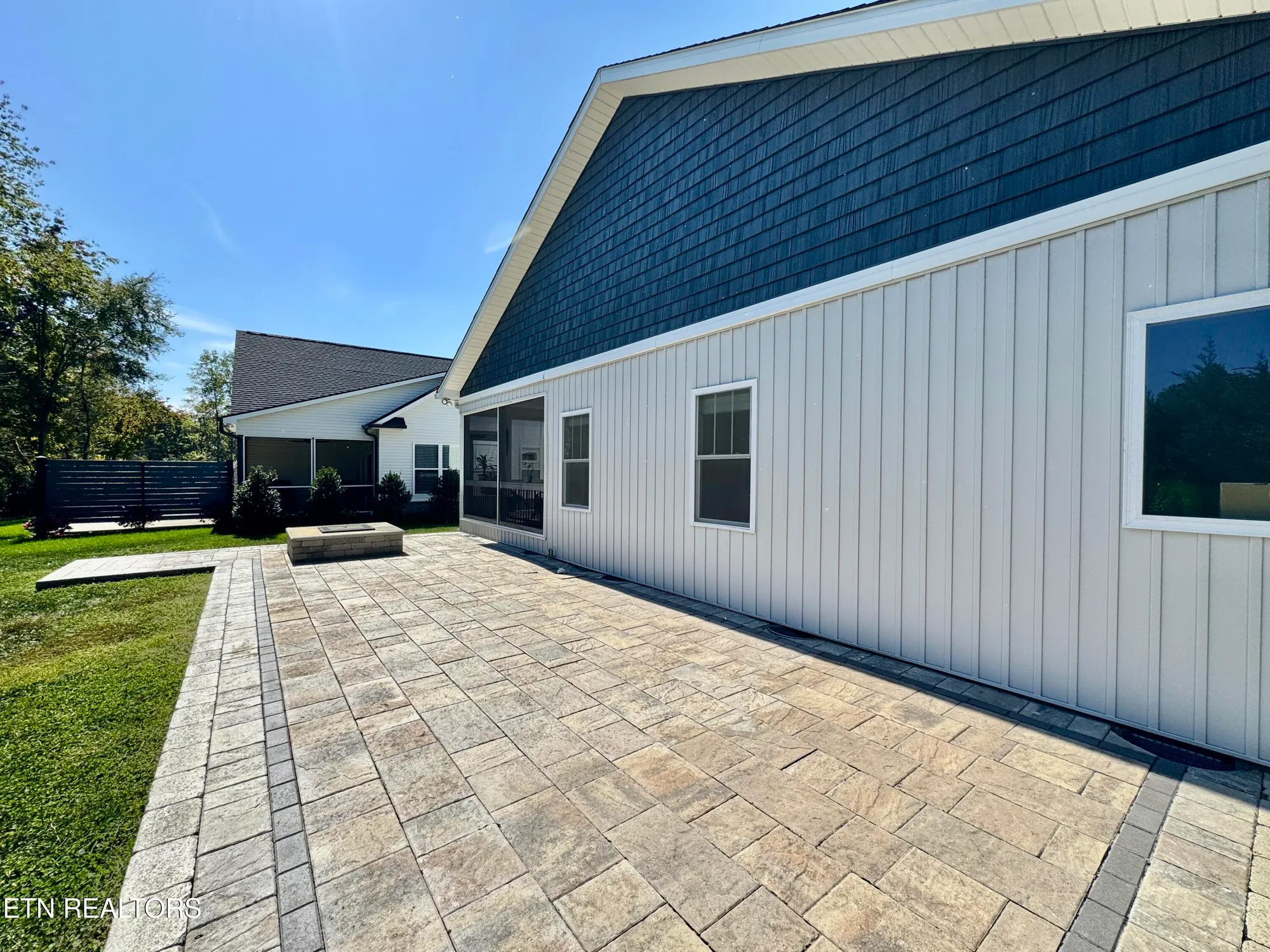 Property Slideshow image 16 of 52 | 170 elokwa way, Loudon, TN, 37774