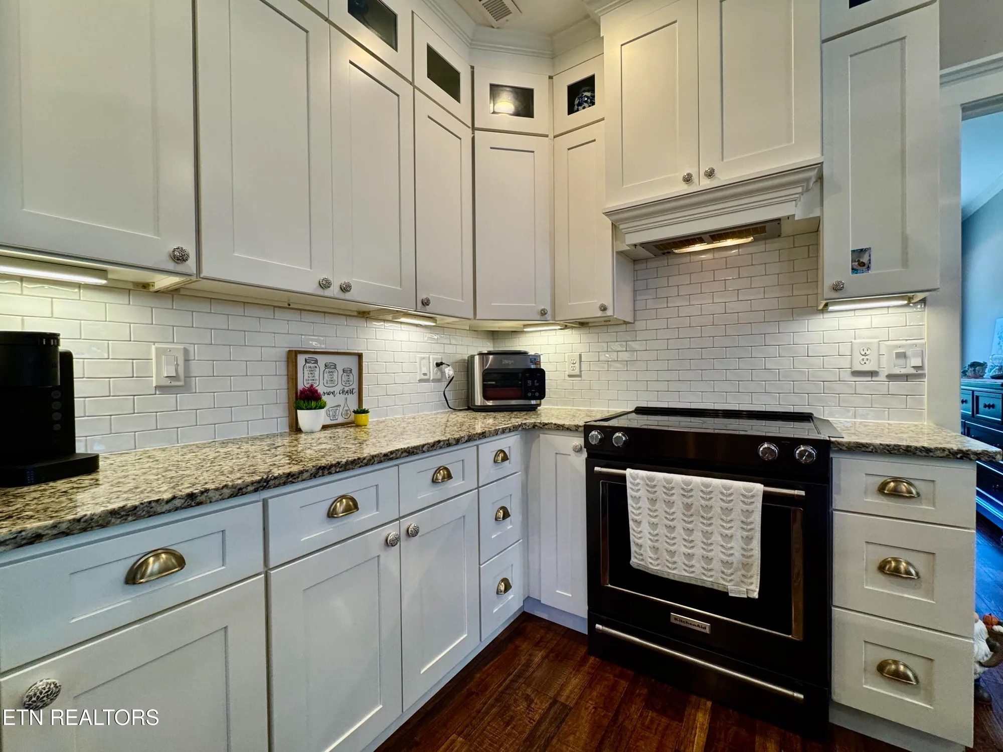 Property Slideshow image 26 of 52 | 170 elokwa way, Loudon, TN, 37774