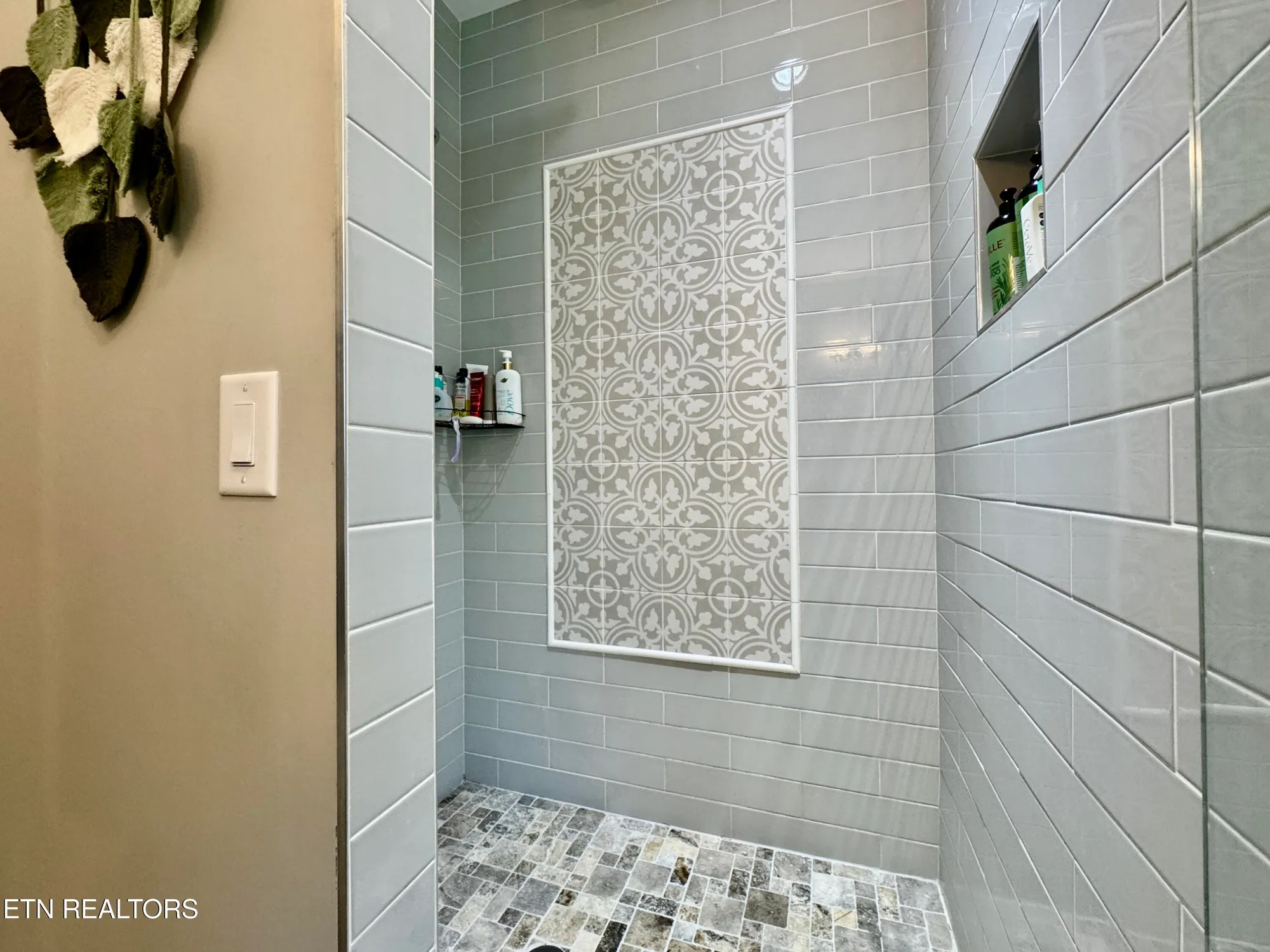 Property Slideshow image 39 of 52 | 170 elokwa way, Loudon, TN, 37774