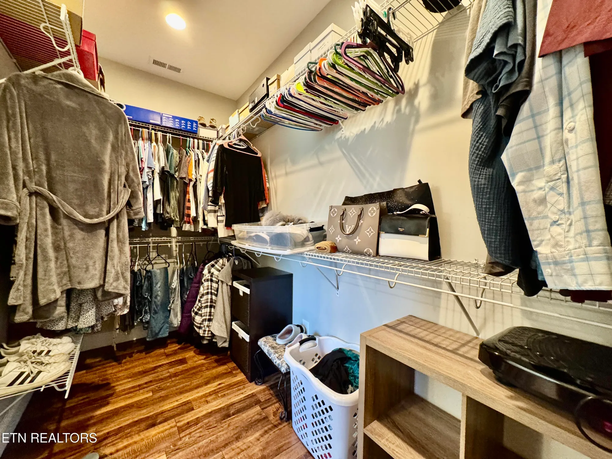 Property Slideshow image 41 of 52 | 170 elokwa way, Loudon, TN, 37774