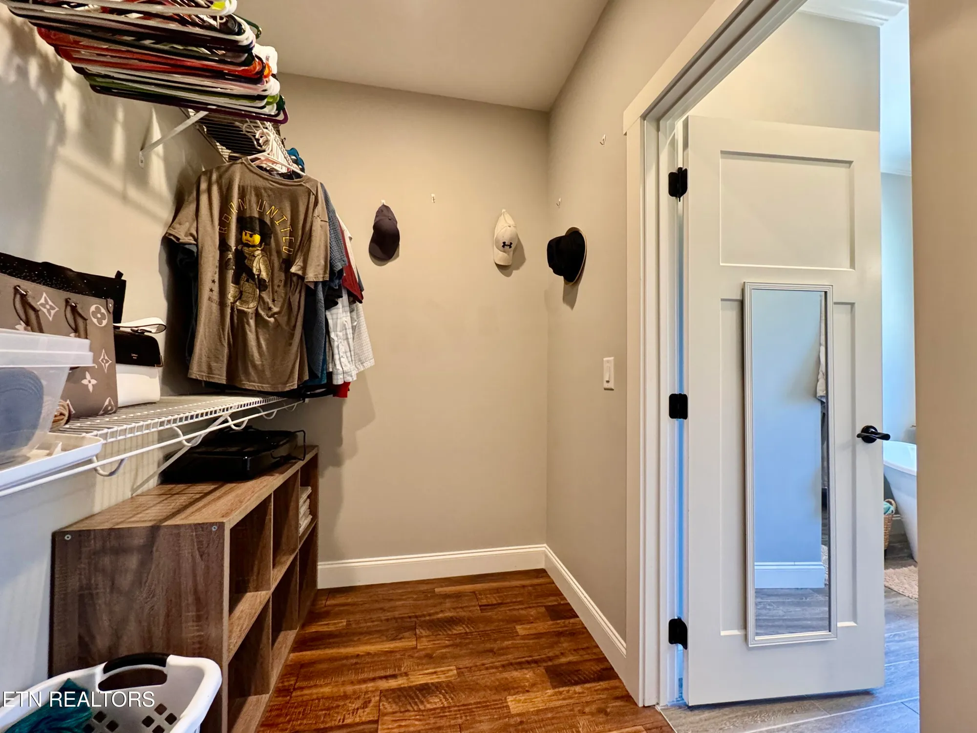 Property Slideshow image 42 of 52 | 170 elokwa way, Loudon, TN, 37774