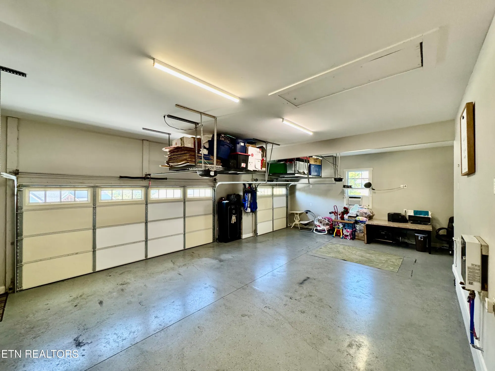 Property Slideshow image 46 of 52 | 170 elokwa way, Loudon, TN, 37774