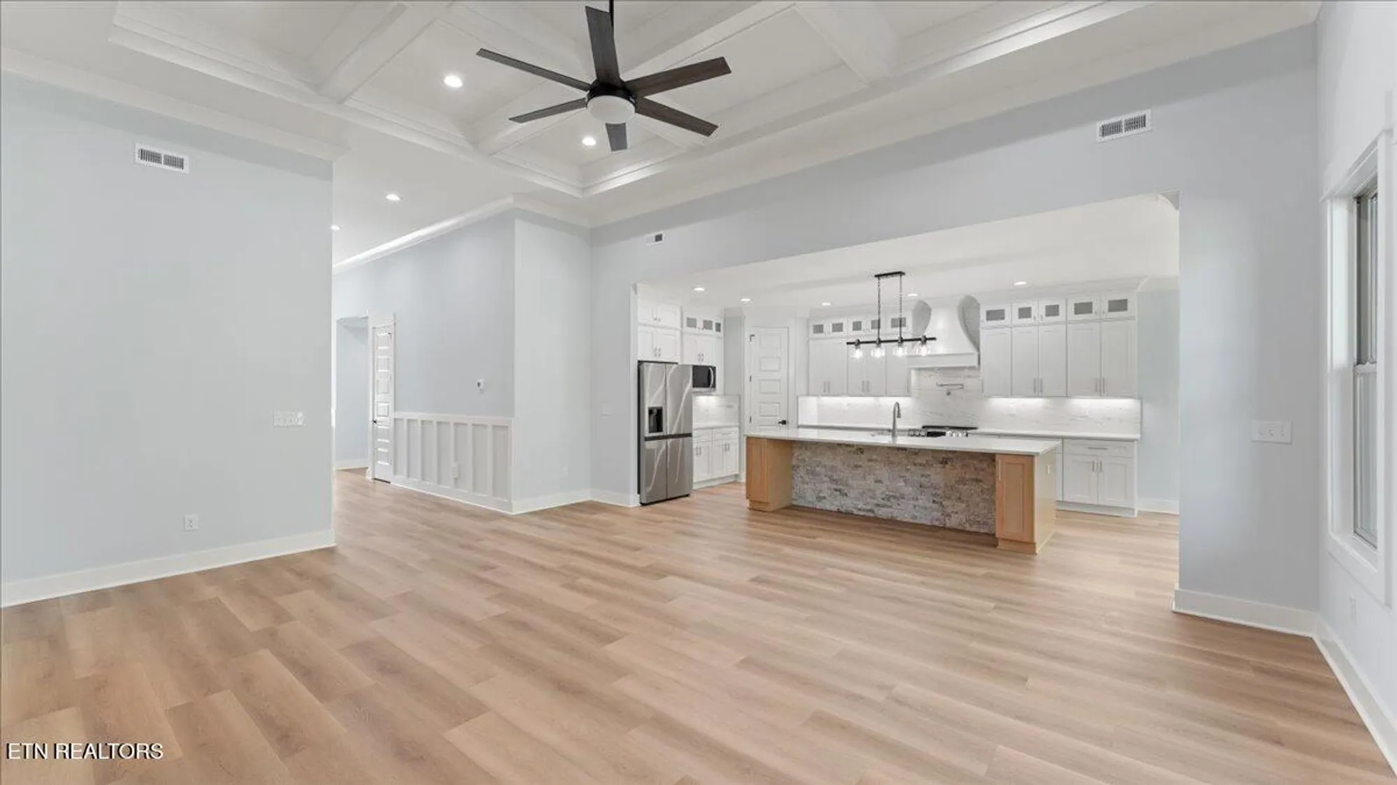 Property Slideshow image 8 of 49 | 131 utsesti ln, Loudon, TN, 37774