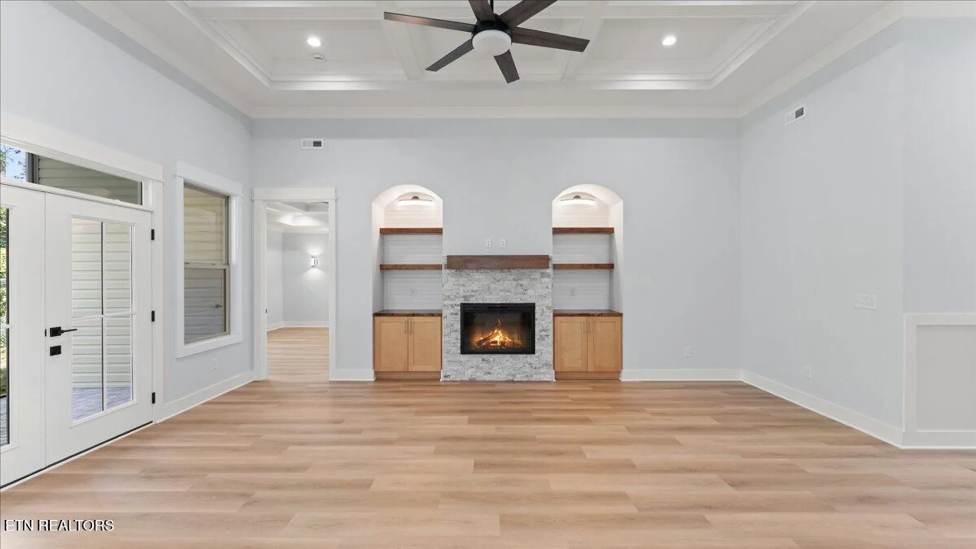 Property Slideshow image 11 of 49 | 131 utsesti ln, Loudon, TN, 37774