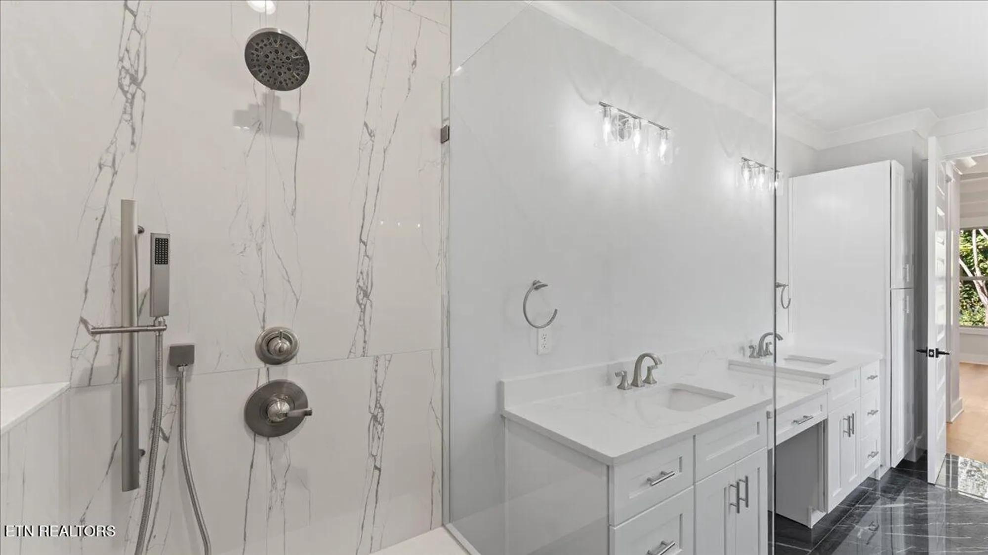 Property Slideshow image 31 of 49 | 131 utsesti ln, Loudon, TN, 37774