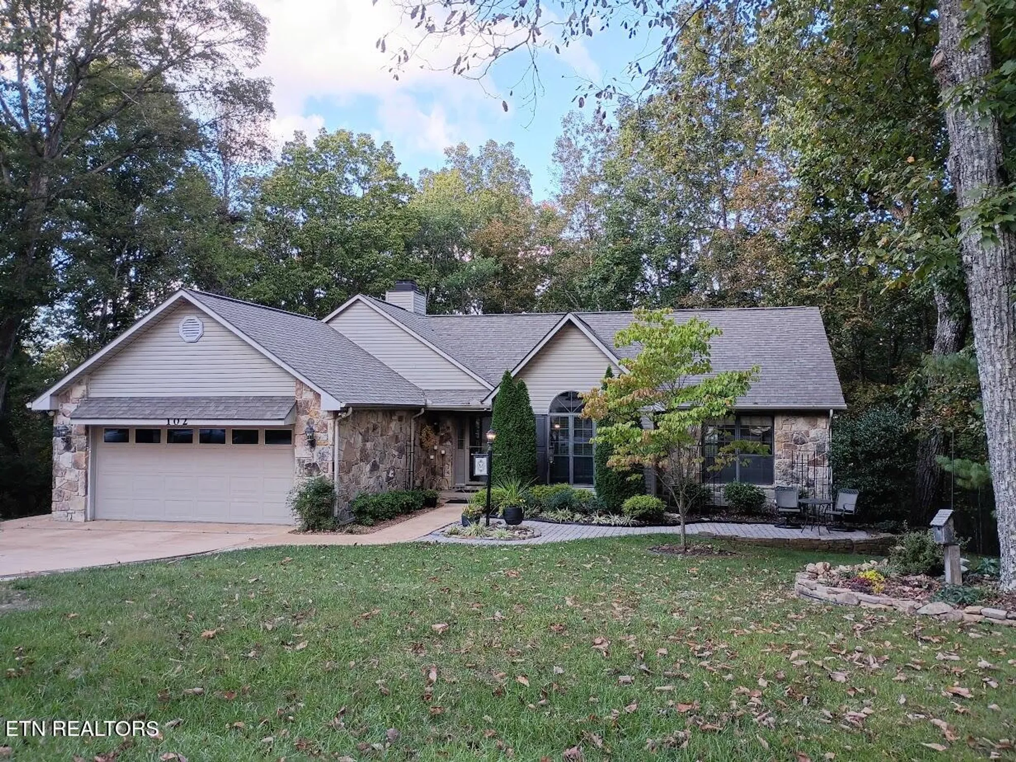 Property Slideshow image 1 of 33 | 102 bromley ln, Crossville, TN, 38558