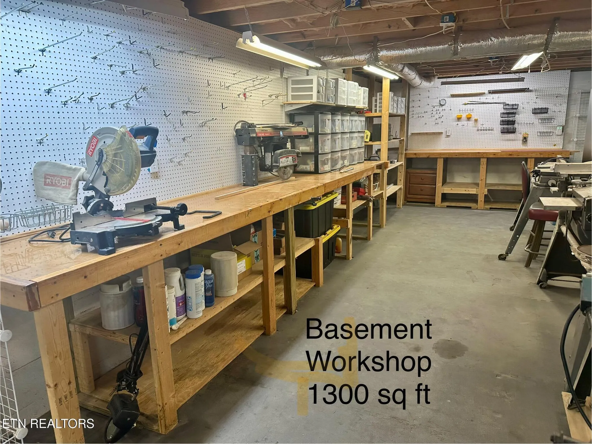 Property Slideshow image 19 of 33 | 102 bromley ln, Crossville, TN, 38558