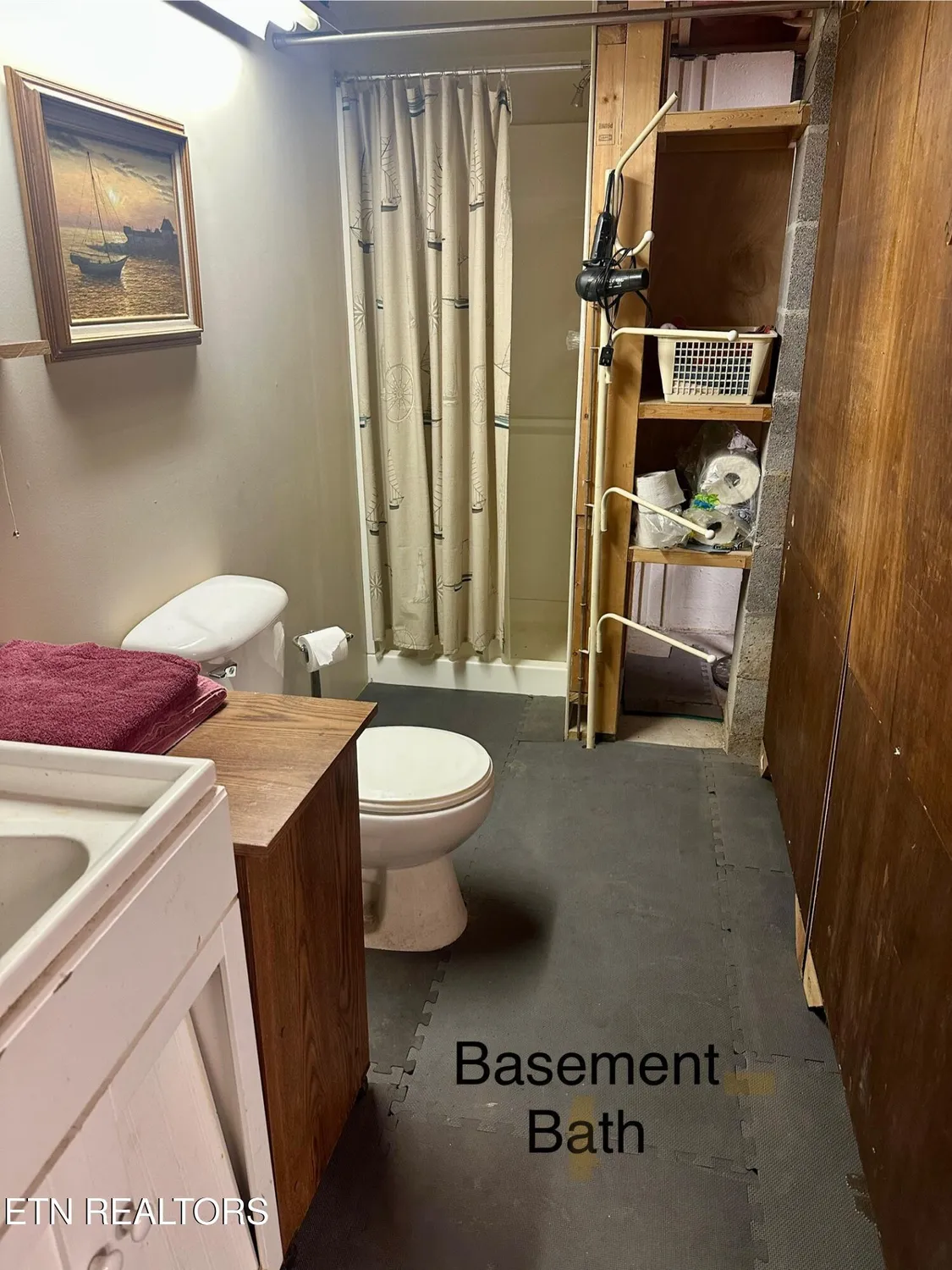 Property Slideshow image 21 of 33 | 102 bromley ln, Crossville, TN, 38558