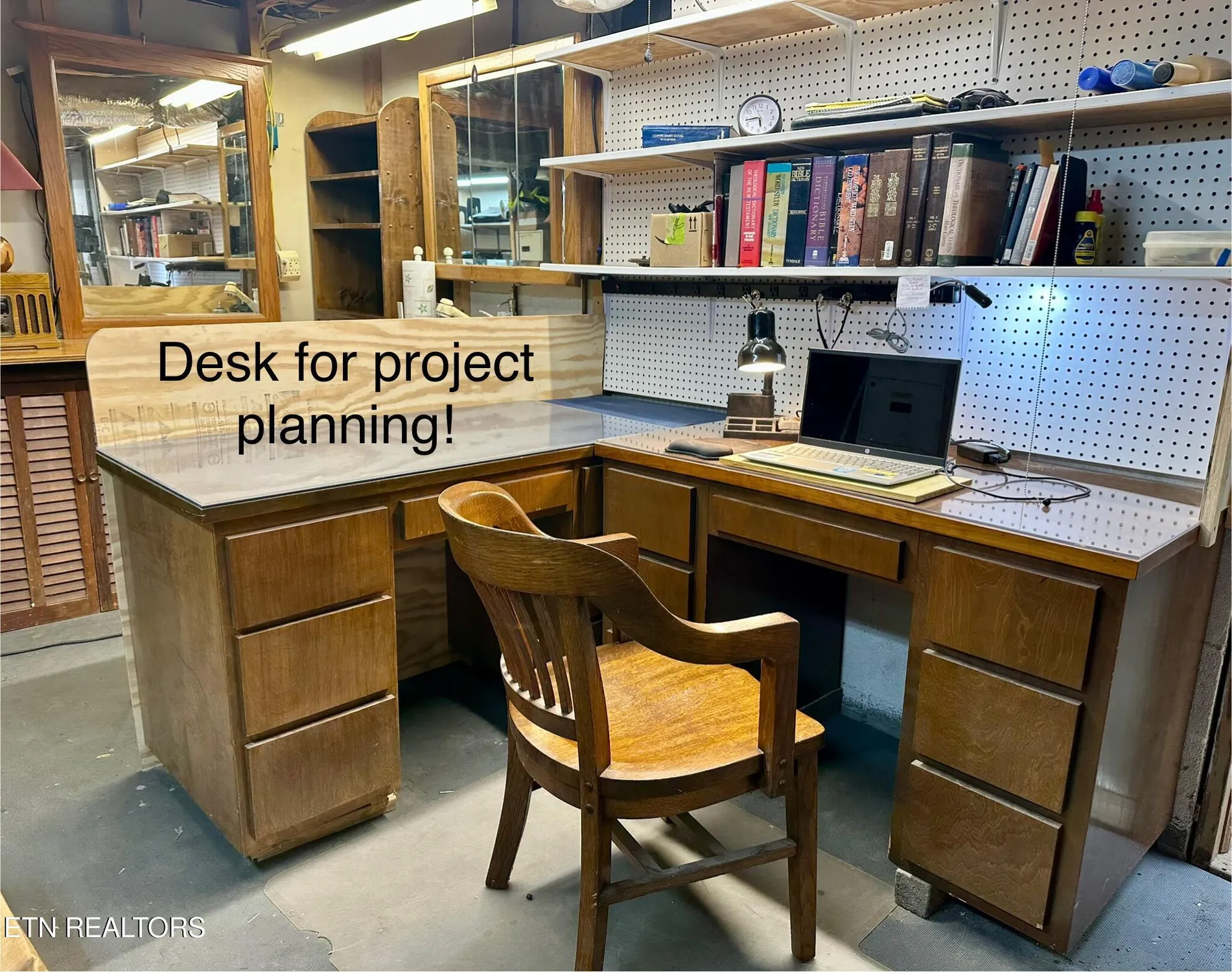 Property Slideshow image 20 of 33 | 102 bromley ln, Crossville, TN, 38558