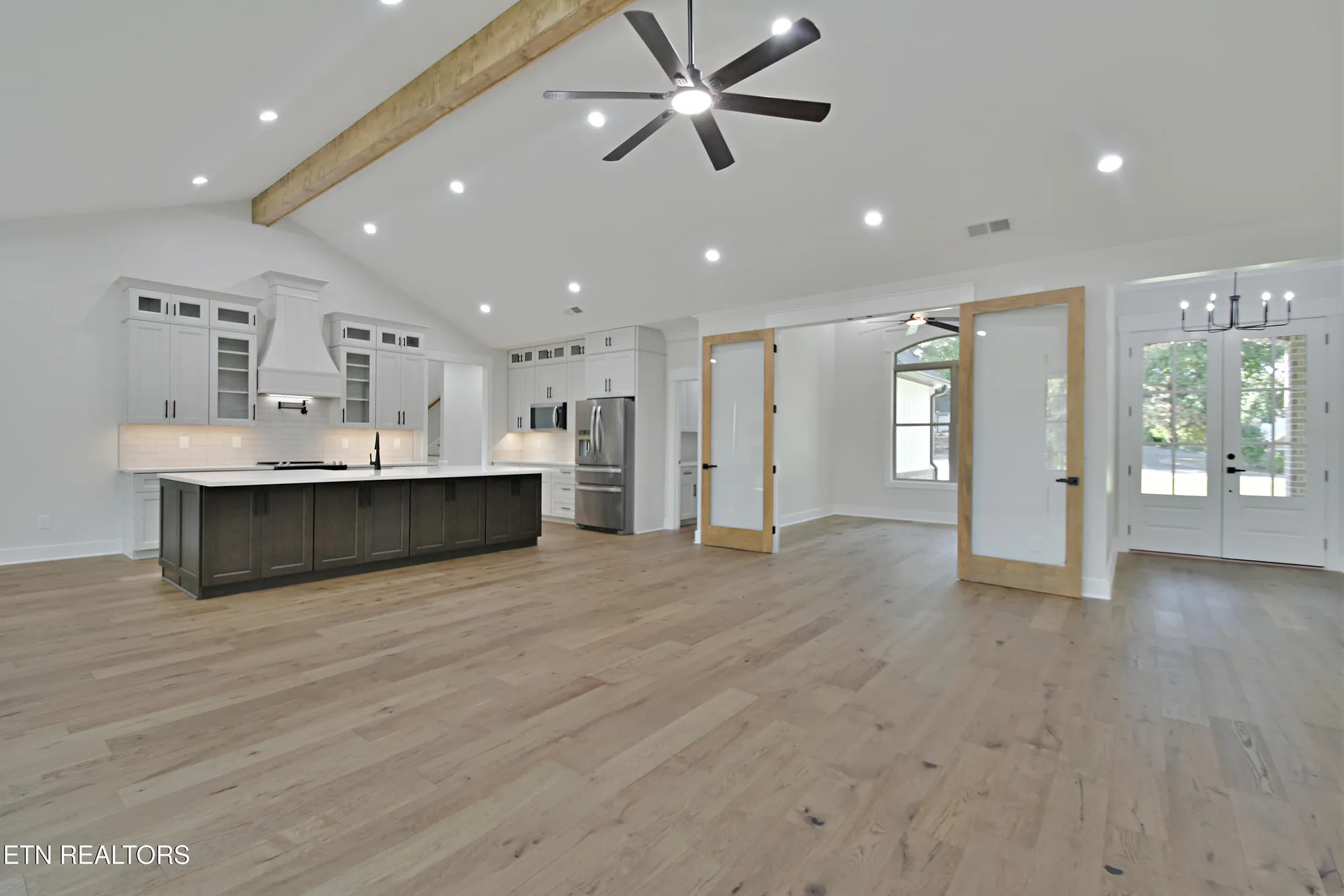 Property Slideshow image 8 of 49 | 207 walosi ln, Loudon, TN, 37774