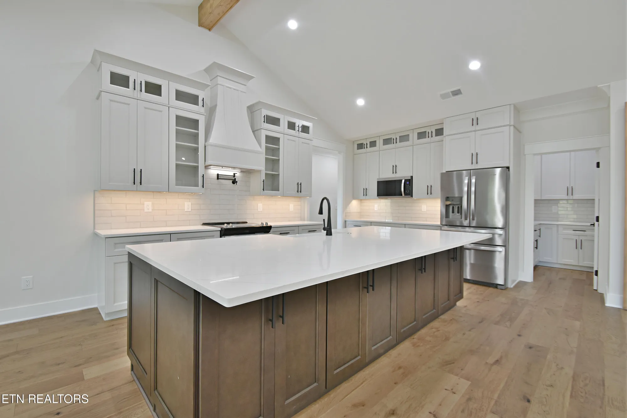 Property Slideshow image 16 of 49 | 207 walosi ln, Loudon, TN, 37774