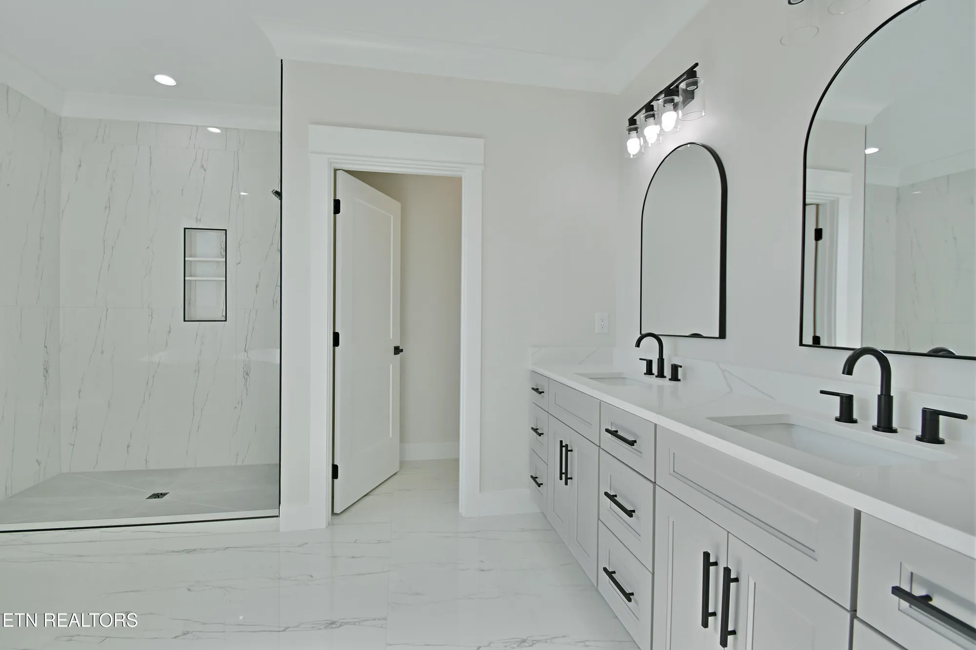 Property Slideshow image 30 of 49 | 207 walosi ln, Loudon, TN, 37774