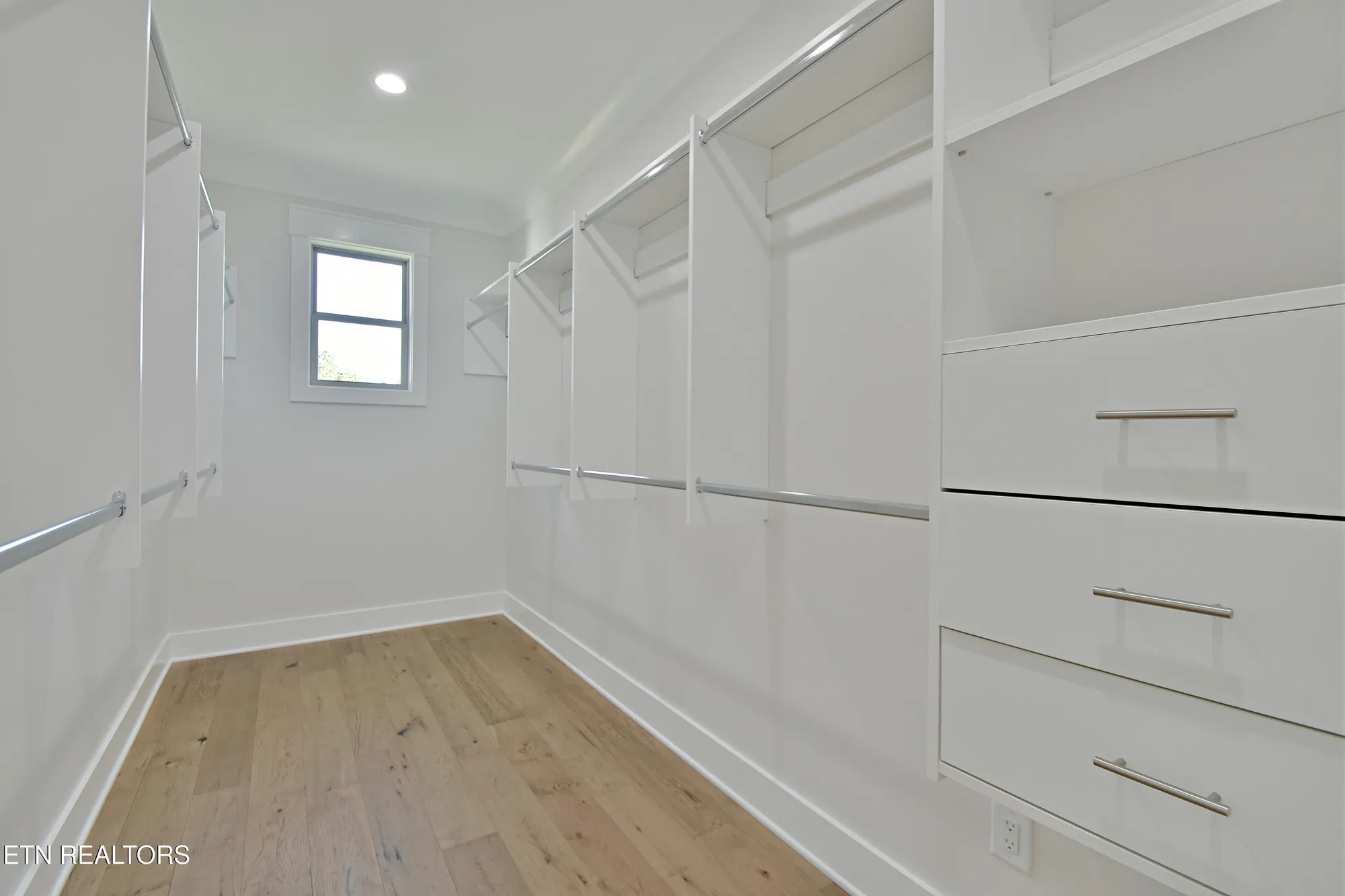 Property Slideshow image 33 of 49 | 207 walosi ln, Loudon, TN, 37774