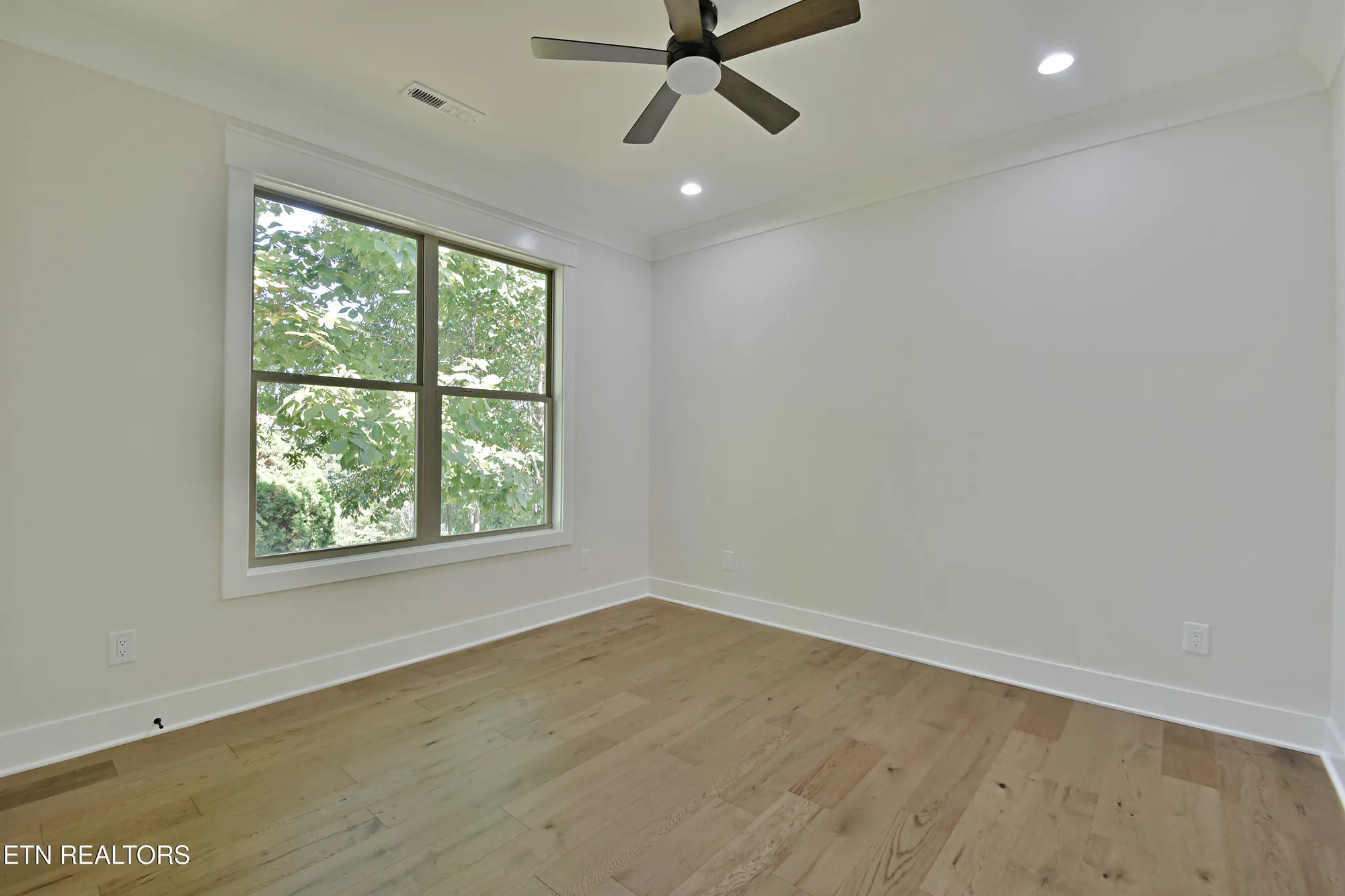 Property Slideshow image 36 of 49 | 207 walosi ln, Loudon, TN, 37774