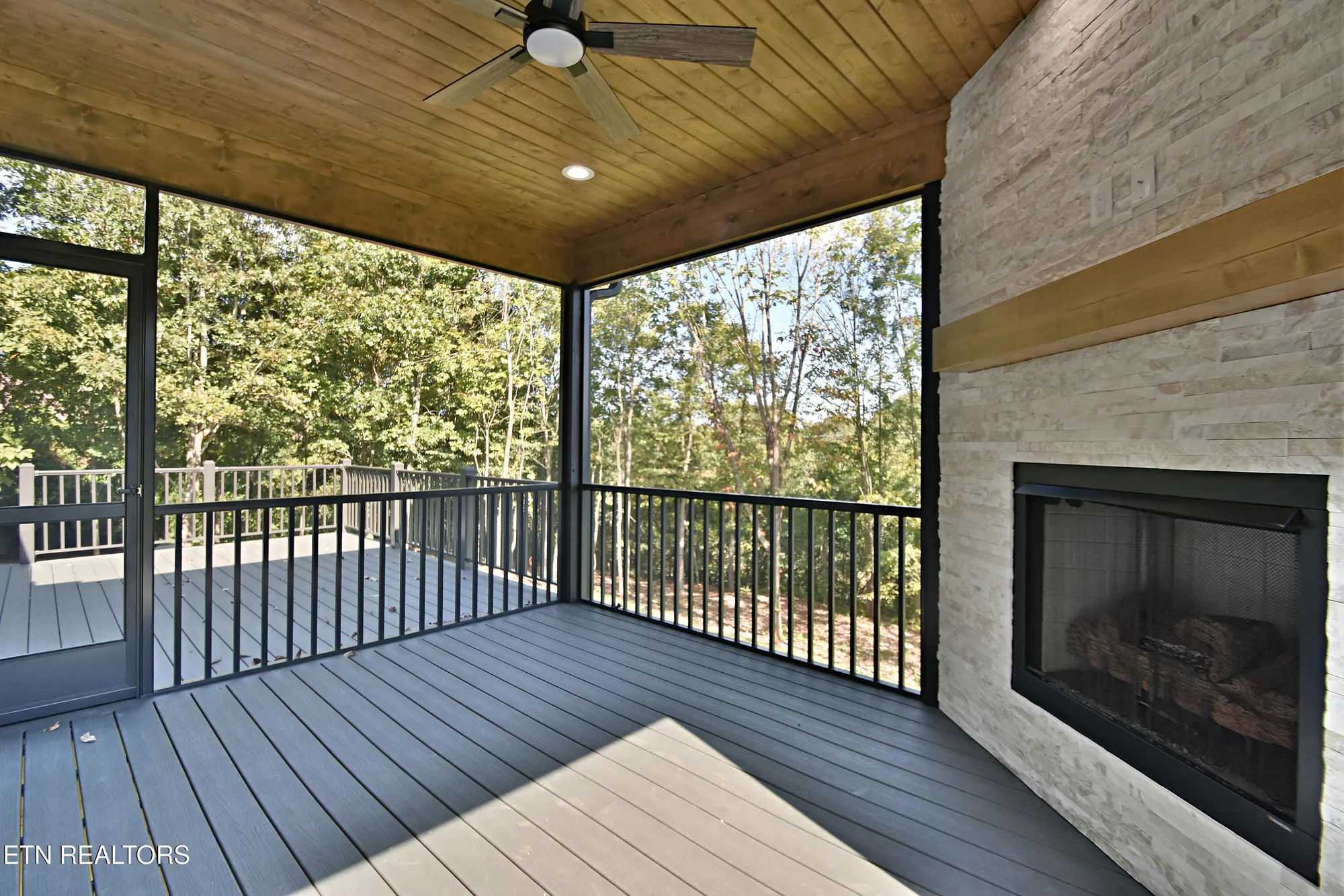 Property Slideshow image 43 of 49 | 207 walosi ln, Loudon, TN, 37774