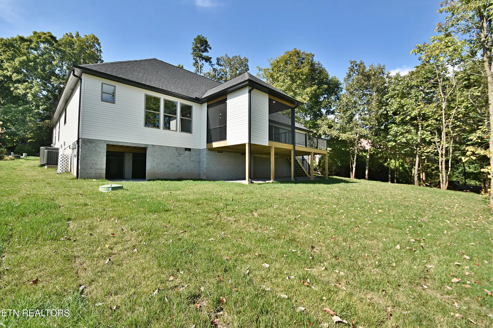 Property Slideshow image 47 of 49 | 207 walosi ln, Loudon, TN, 37774