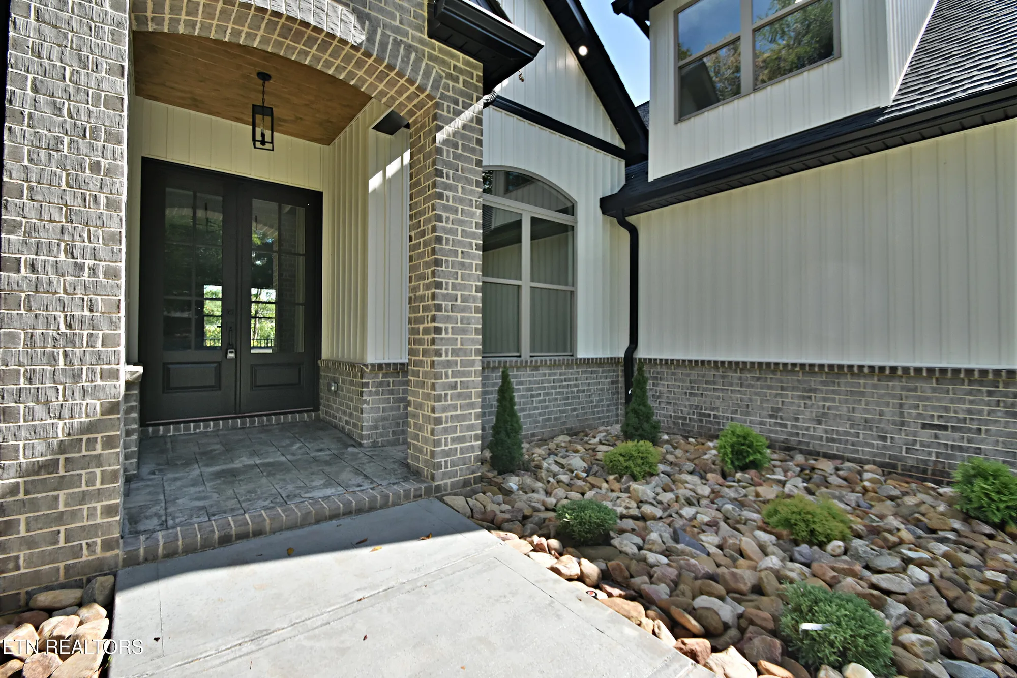 Property Slideshow image 4 of 49 | 207 walosi ln, Loudon, TN, 37774