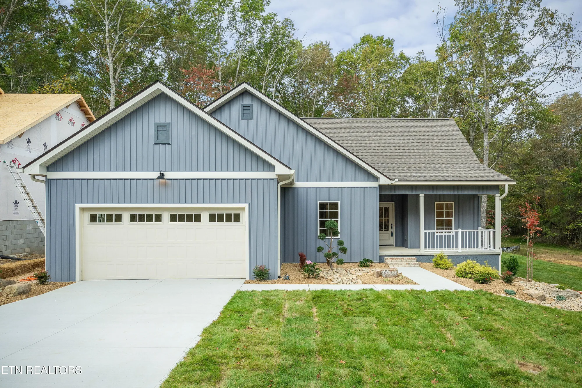 Property Slideshow image 1 of 37 | 160 hawes cir, Crossville, TN, 38558