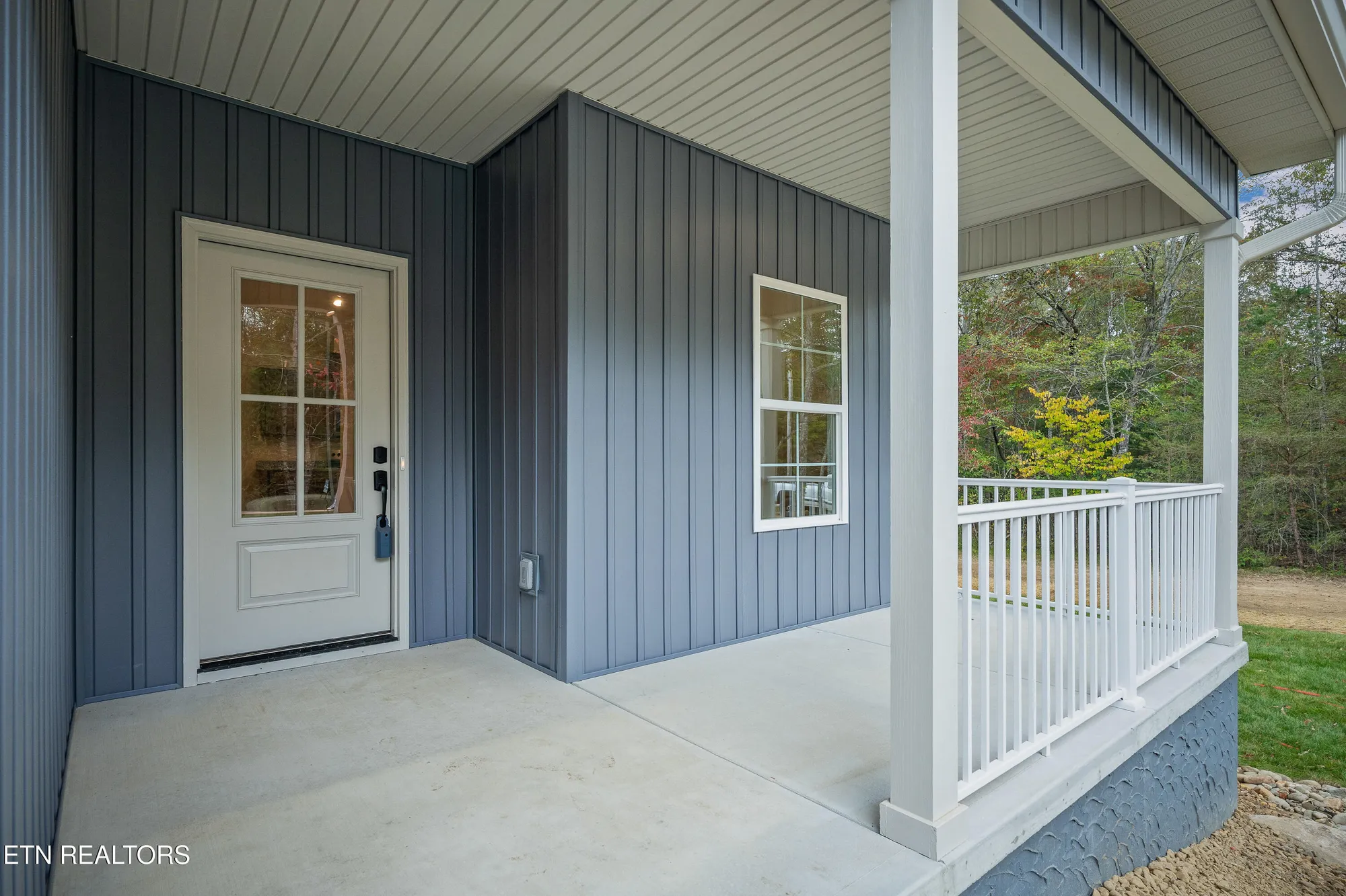 Property Slideshow image 5 of 37 | 160 hawes cir, Crossville, TN, 38558