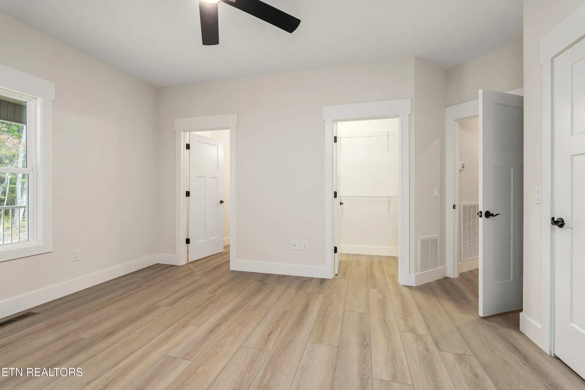 Property Slideshow image 19 of 37 | 160 hawes cir, Crossville, TN, 38558