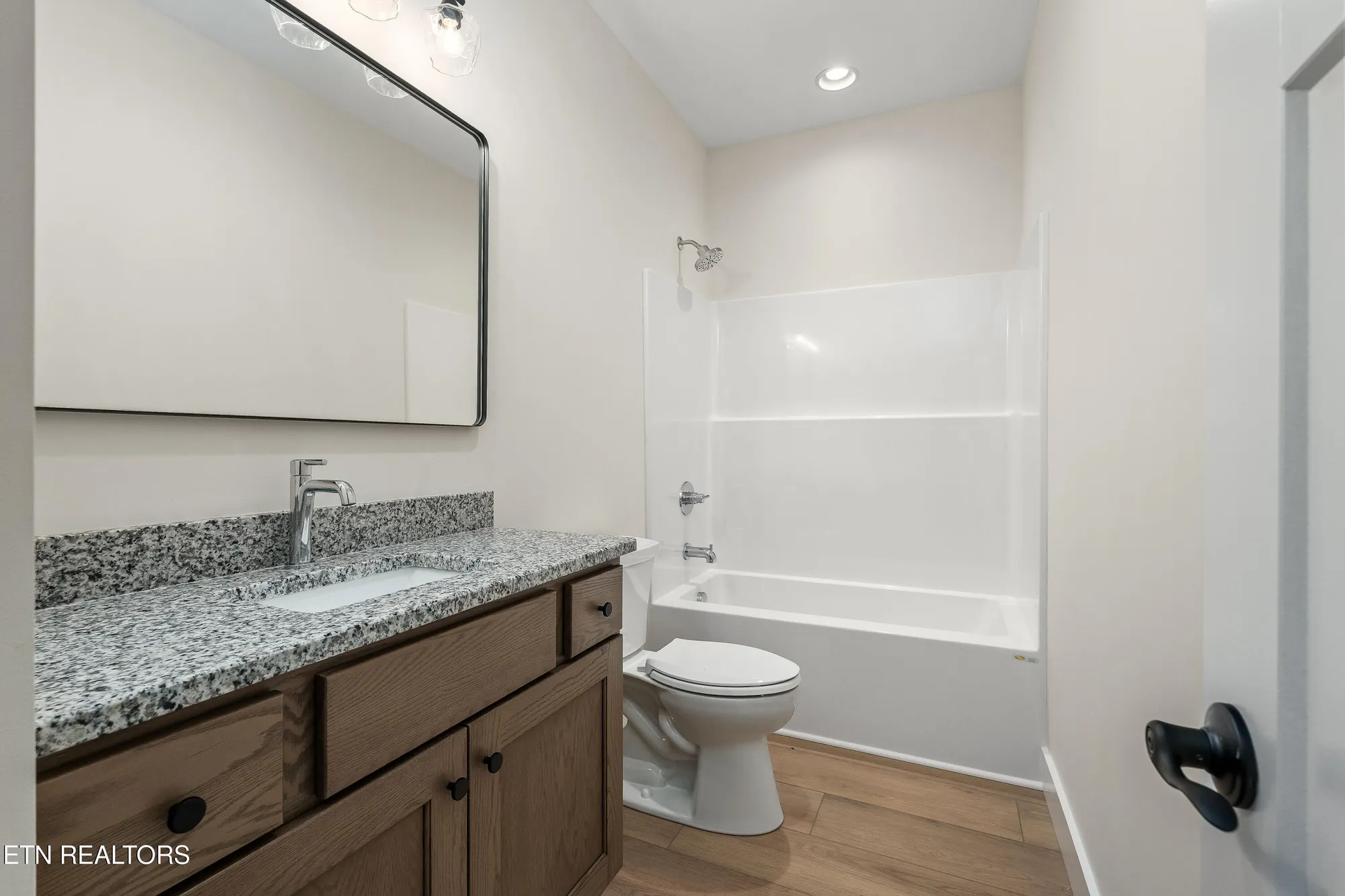 Property Slideshow image 27 of 37 | 160 hawes cir, Crossville, TN, 38558