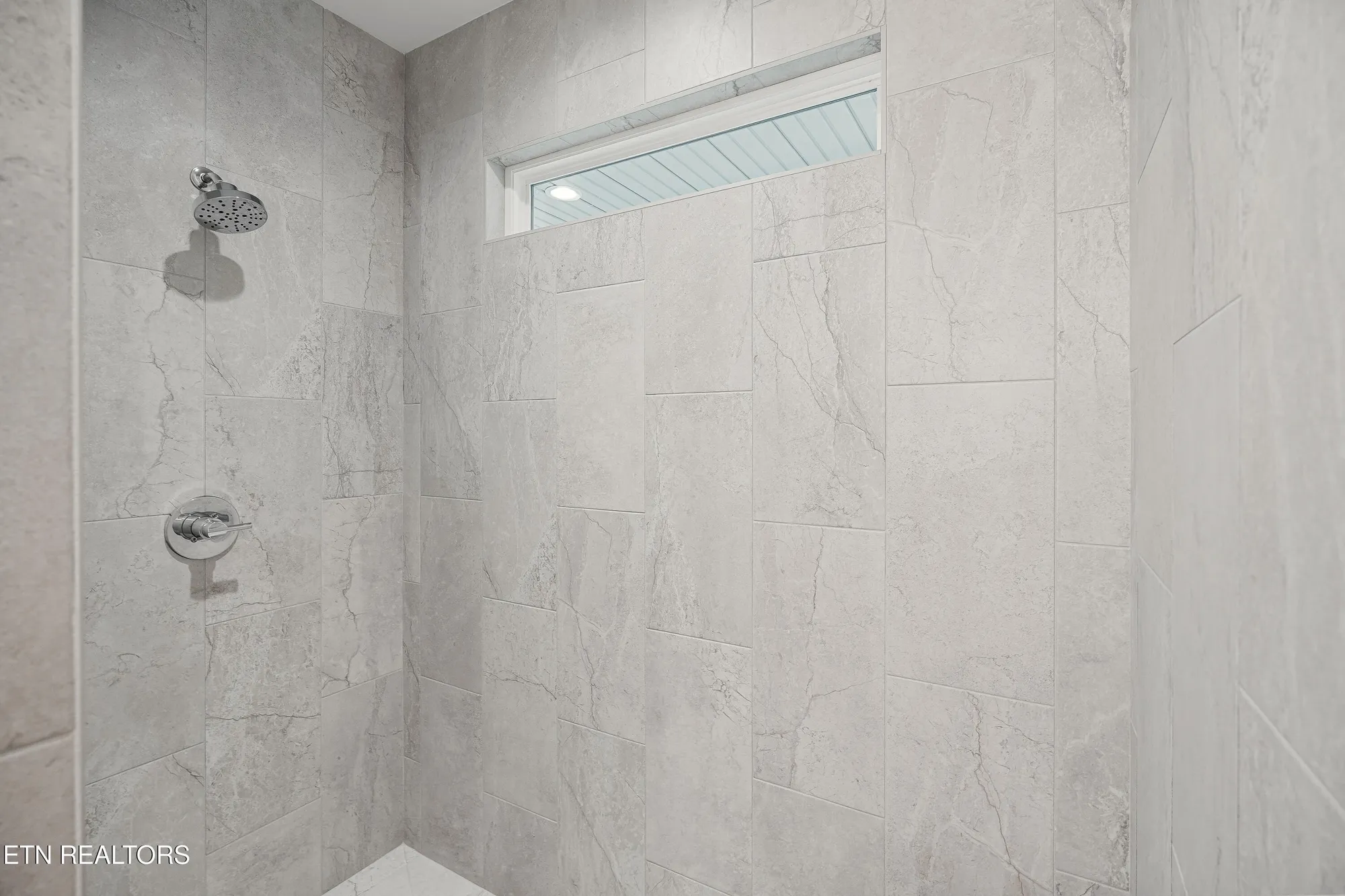 Property Slideshow image 22 of 37 | 160 hawes cir, Crossville, TN, 38558