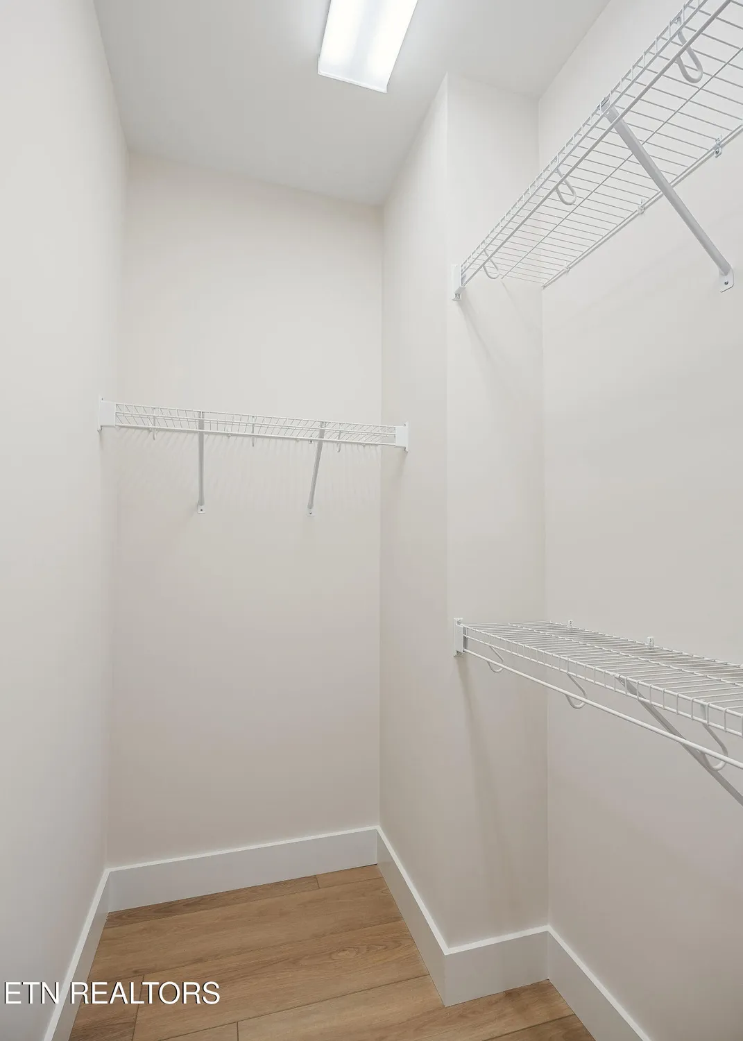 Property Slideshow image 25 of 37 | 160 hawes cir, Crossville, TN, 38558