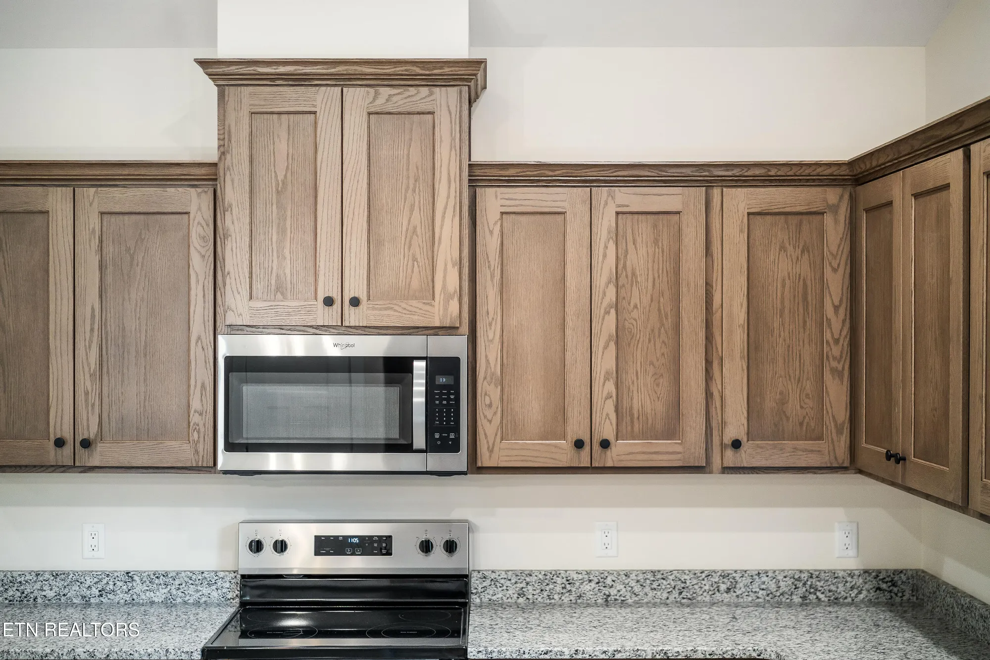 Property Slideshow image 15 of 37 | 160 hawes cir, Crossville, TN, 38558