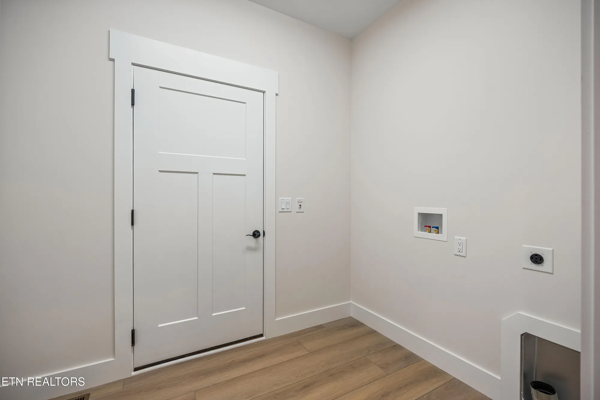 Property Slideshow image 31 of 37 | 160 hawes cir, Crossville, TN, 38558