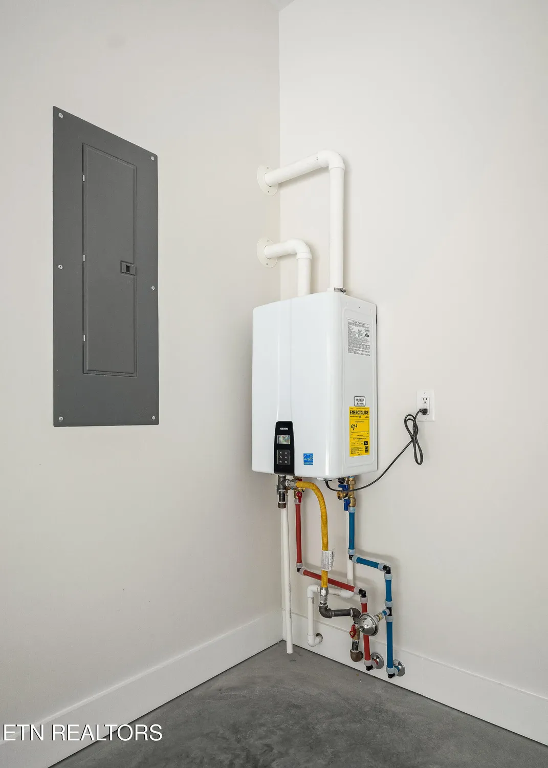 Property Slideshow image 36 of 37 | 160 hawes cir, Crossville, TN, 38558