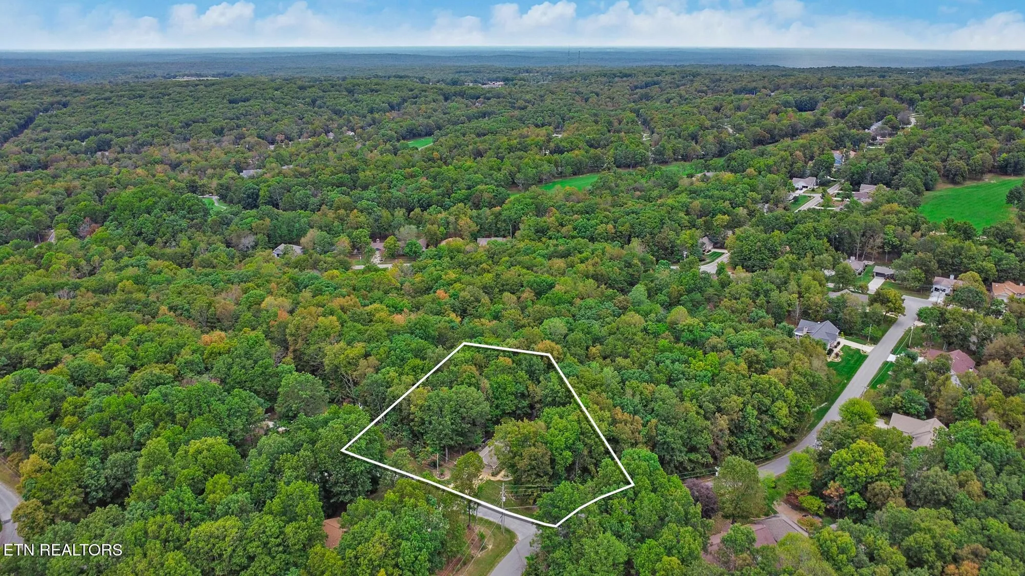 Property Slideshow image 31 of 33 | 102 bromley ln, Crossville, TN, 38558