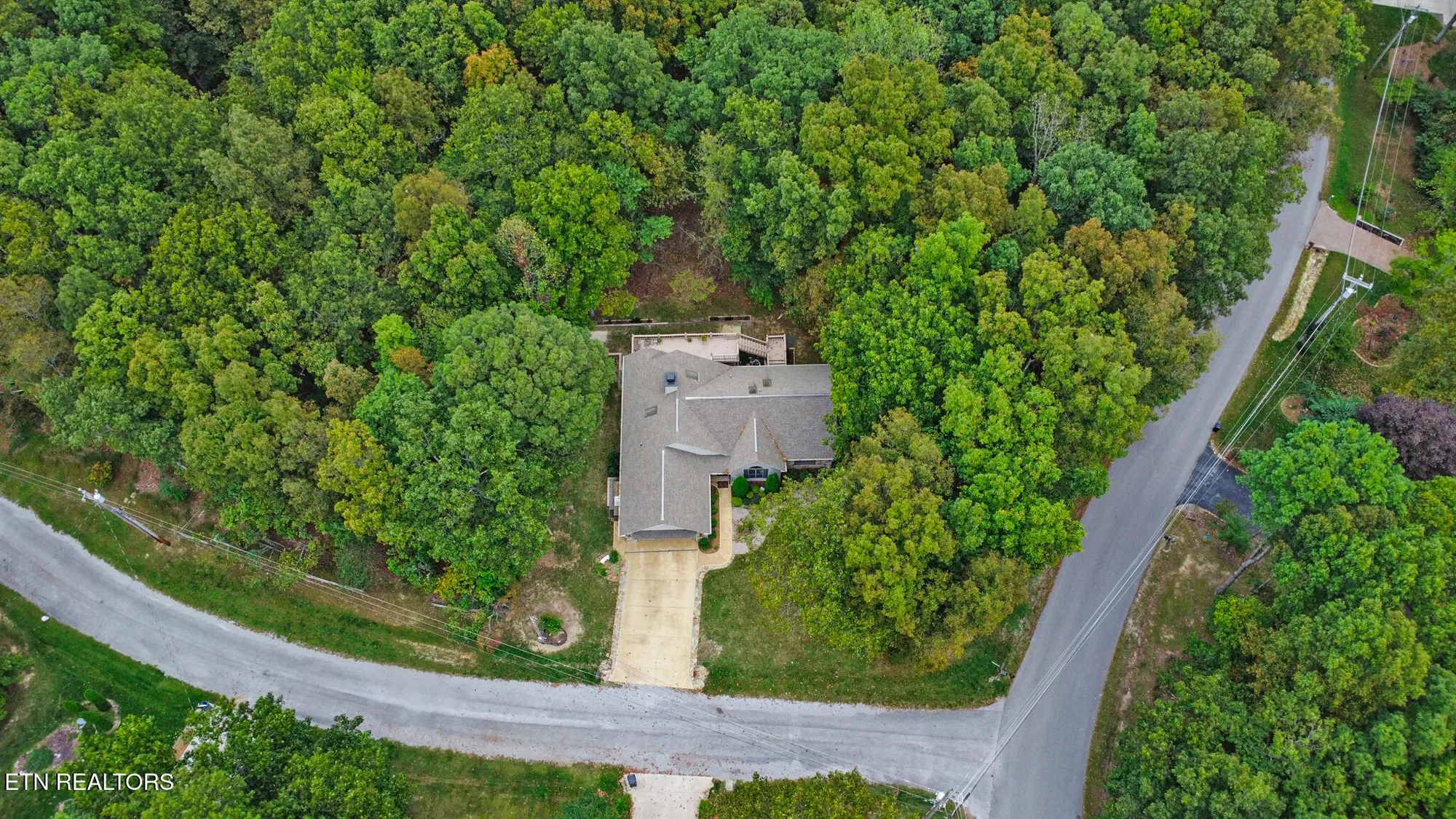 Property Slideshow image 30 of 33 | 102 bromley ln, Crossville, TN, 38558