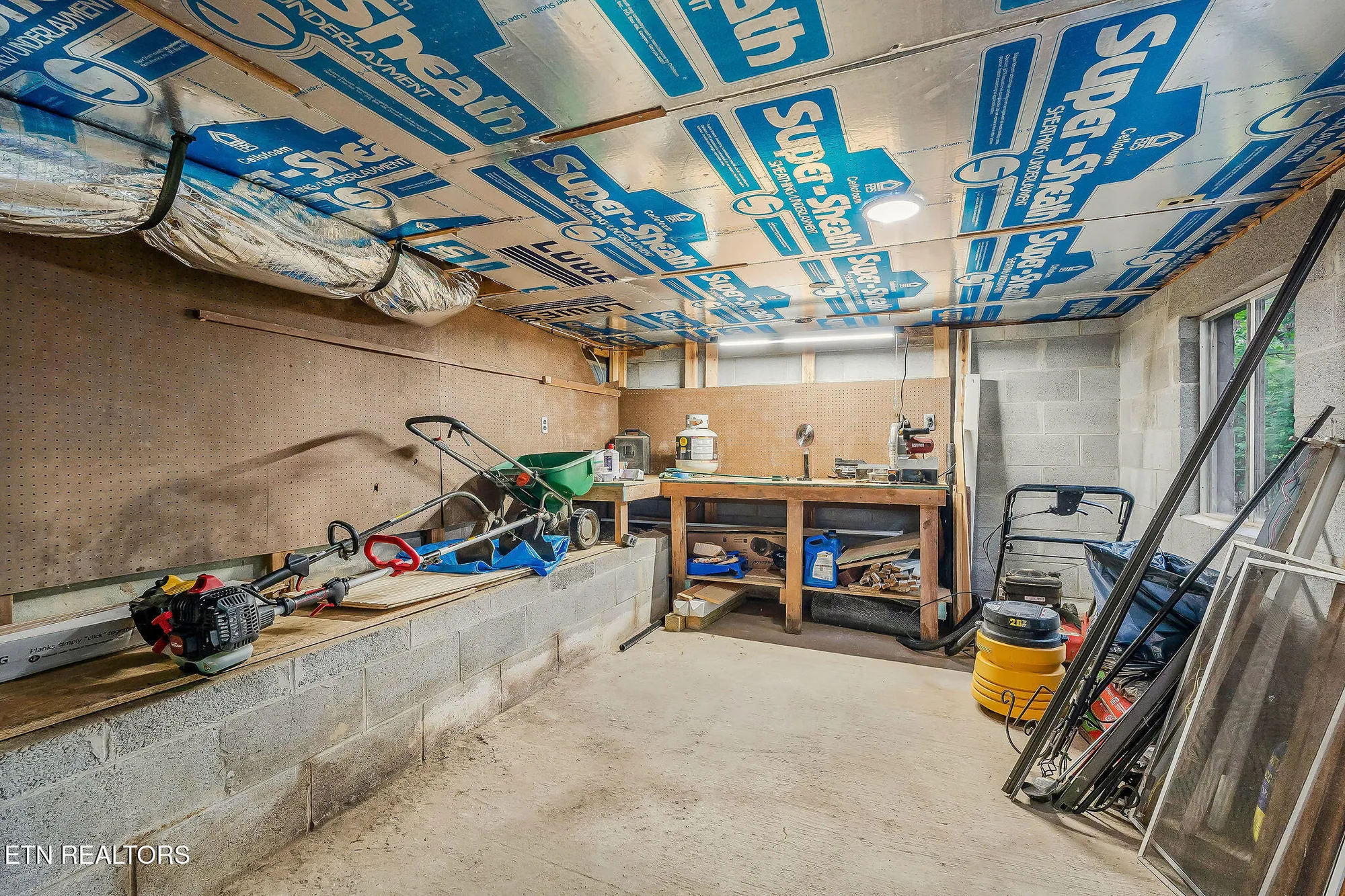 Property Slideshow image 26 of 41 | 155 lakeshire dr, Crossville, TN, 38558